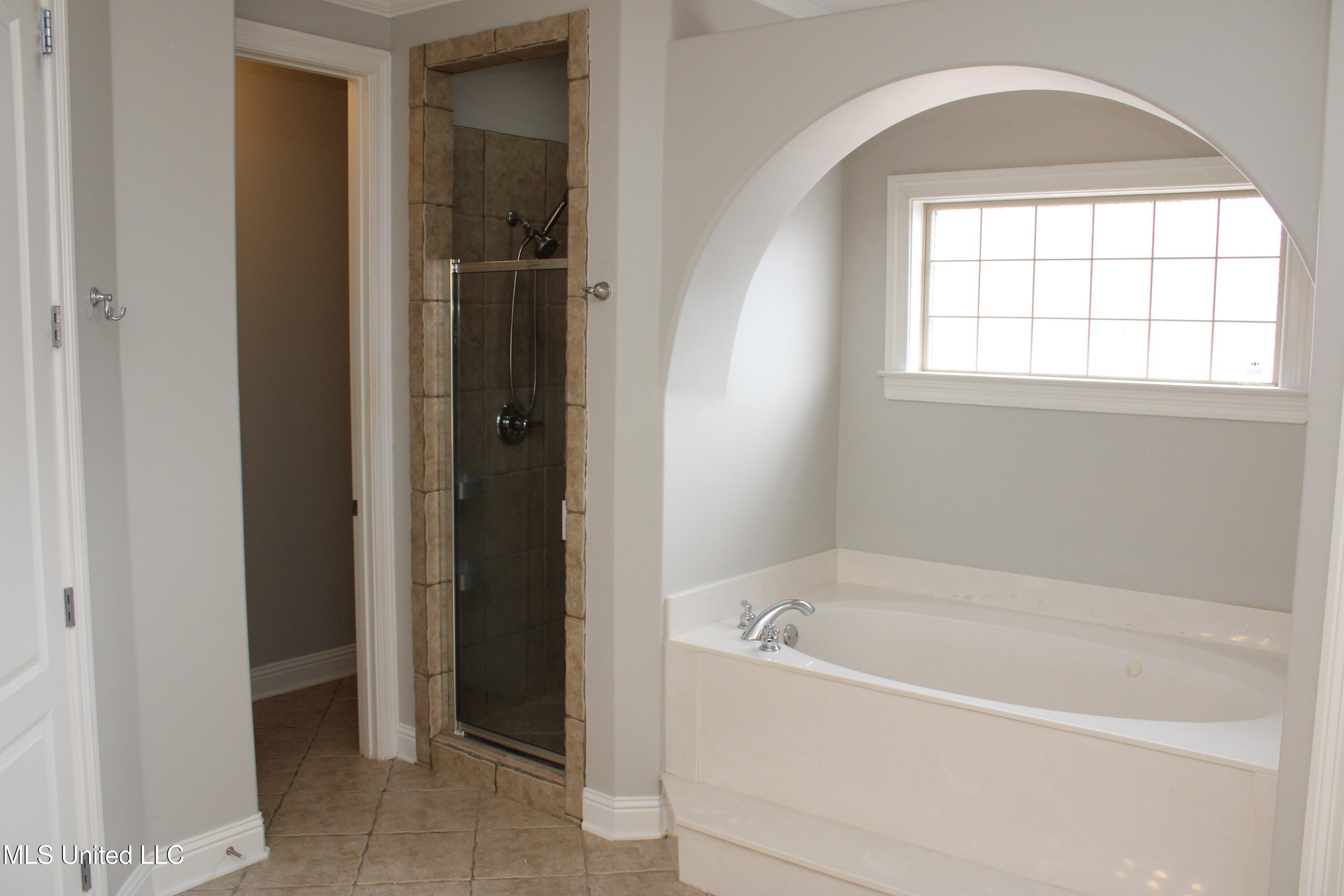 13804 Whispering Pines Drive, Olive Branch, Mississippi image 27