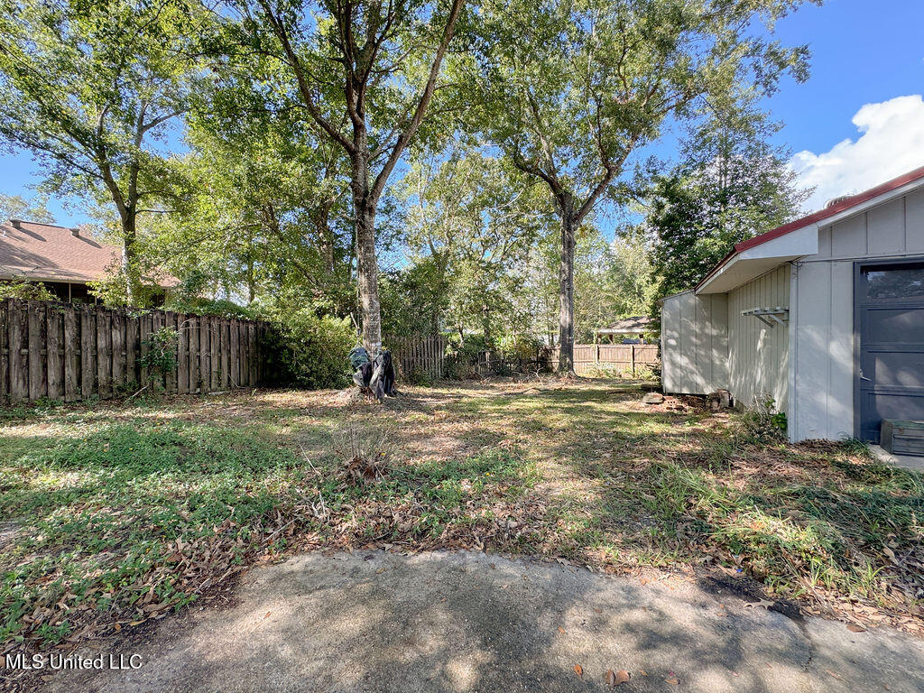 656 Mauna Loa Court, Diamondhead, Mississippi image 4