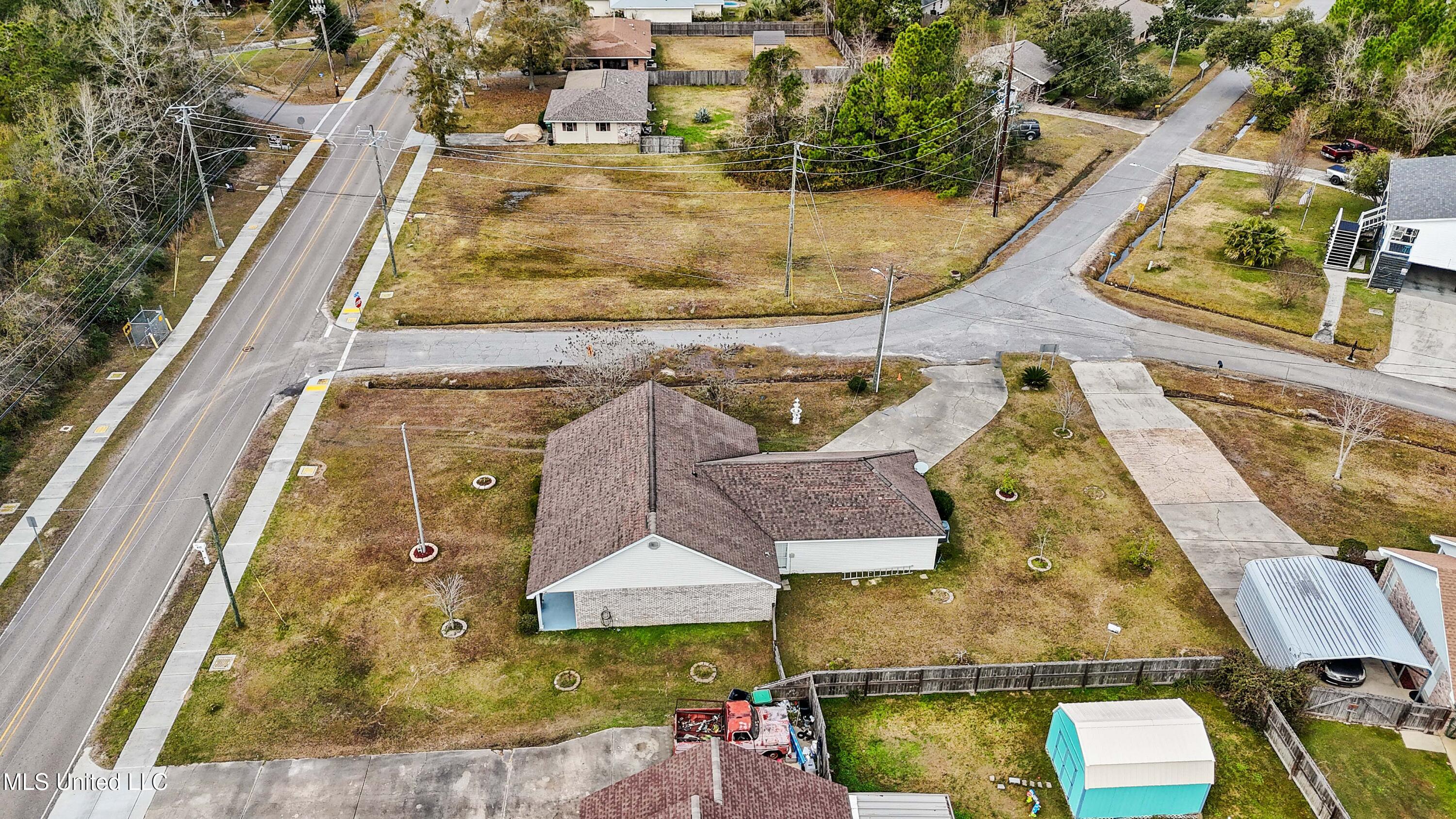 612 Waveland Avenue, Waveland, Mississippi image 31