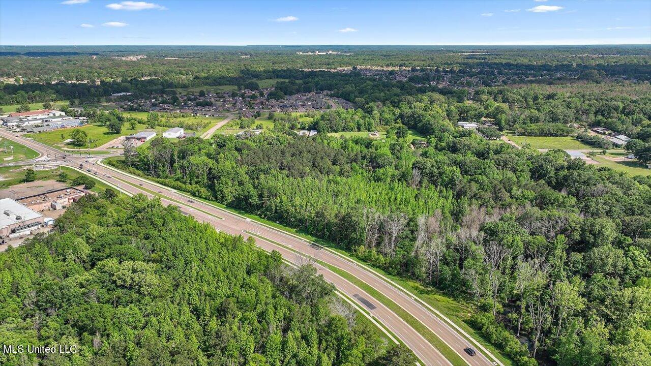 Hinds Parkway, Byram, Mississippi image 12