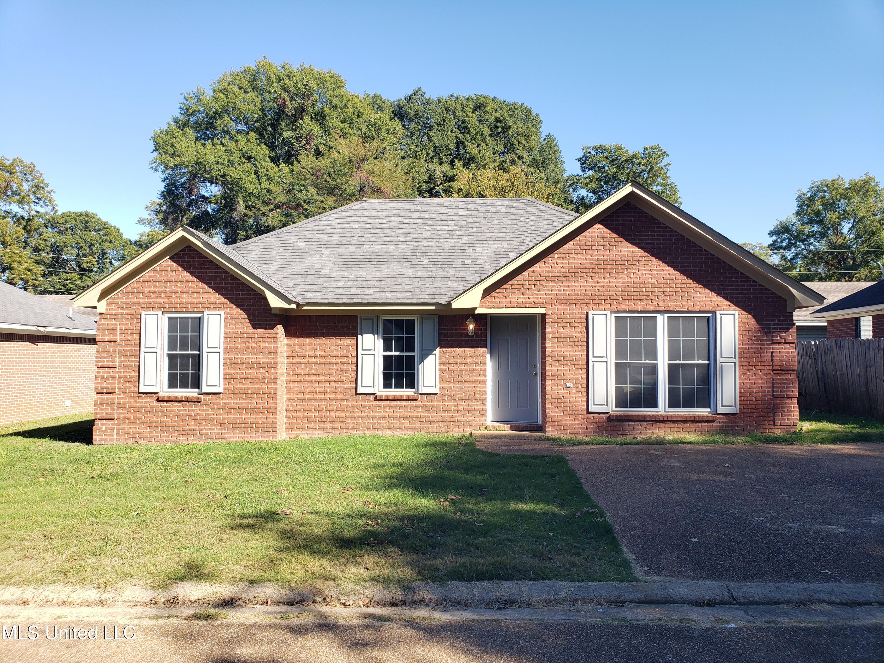 103 Stevens Lane, Batesville, Mississippi image 1