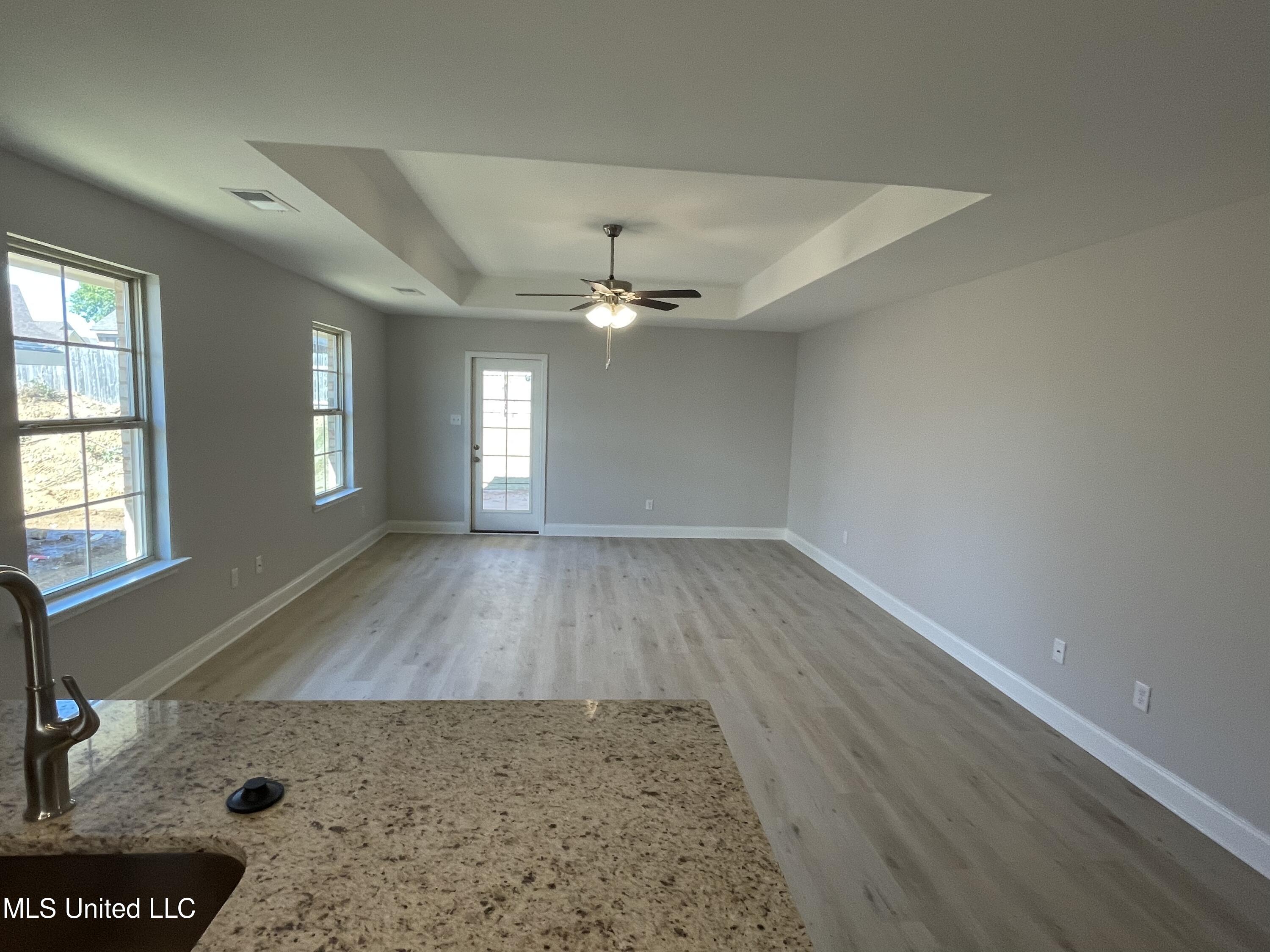 1652 Cambria Drive, Southaven, Mississippi image 4