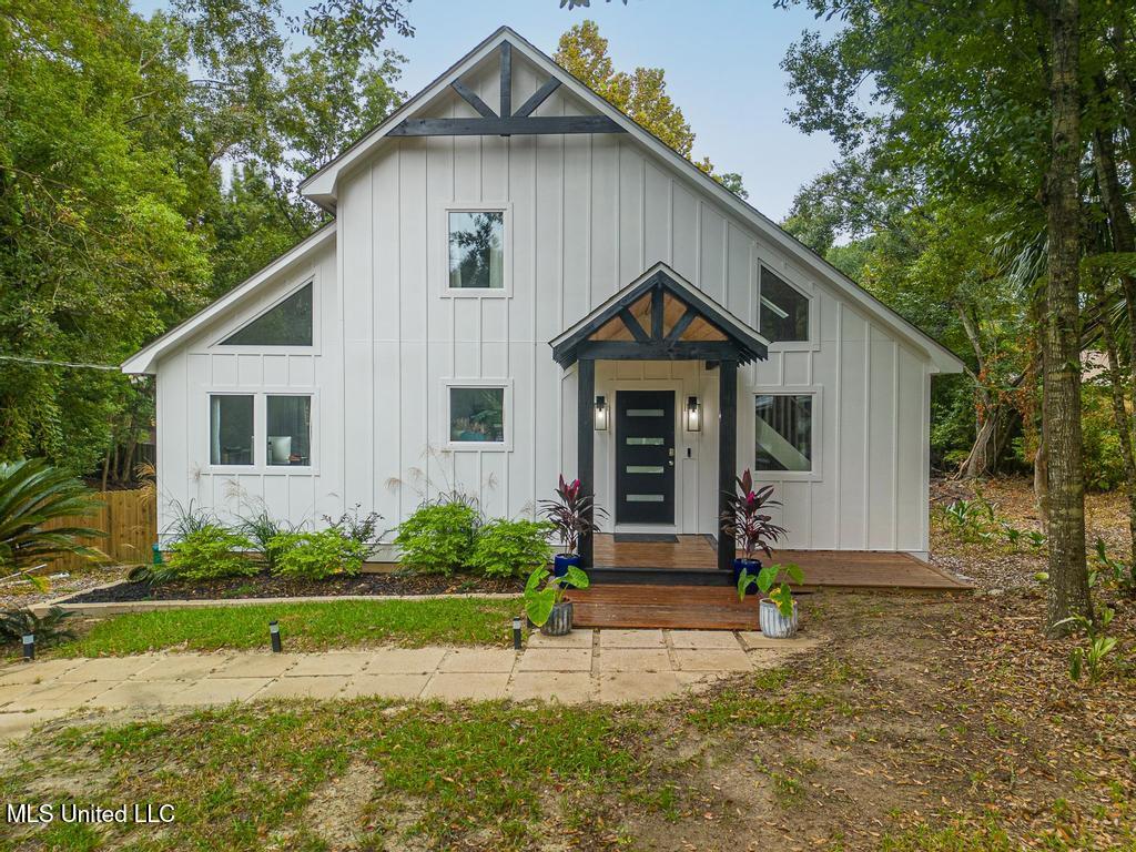 504 Forest Hill Drive, Ocean Springs, Mississippi image 2