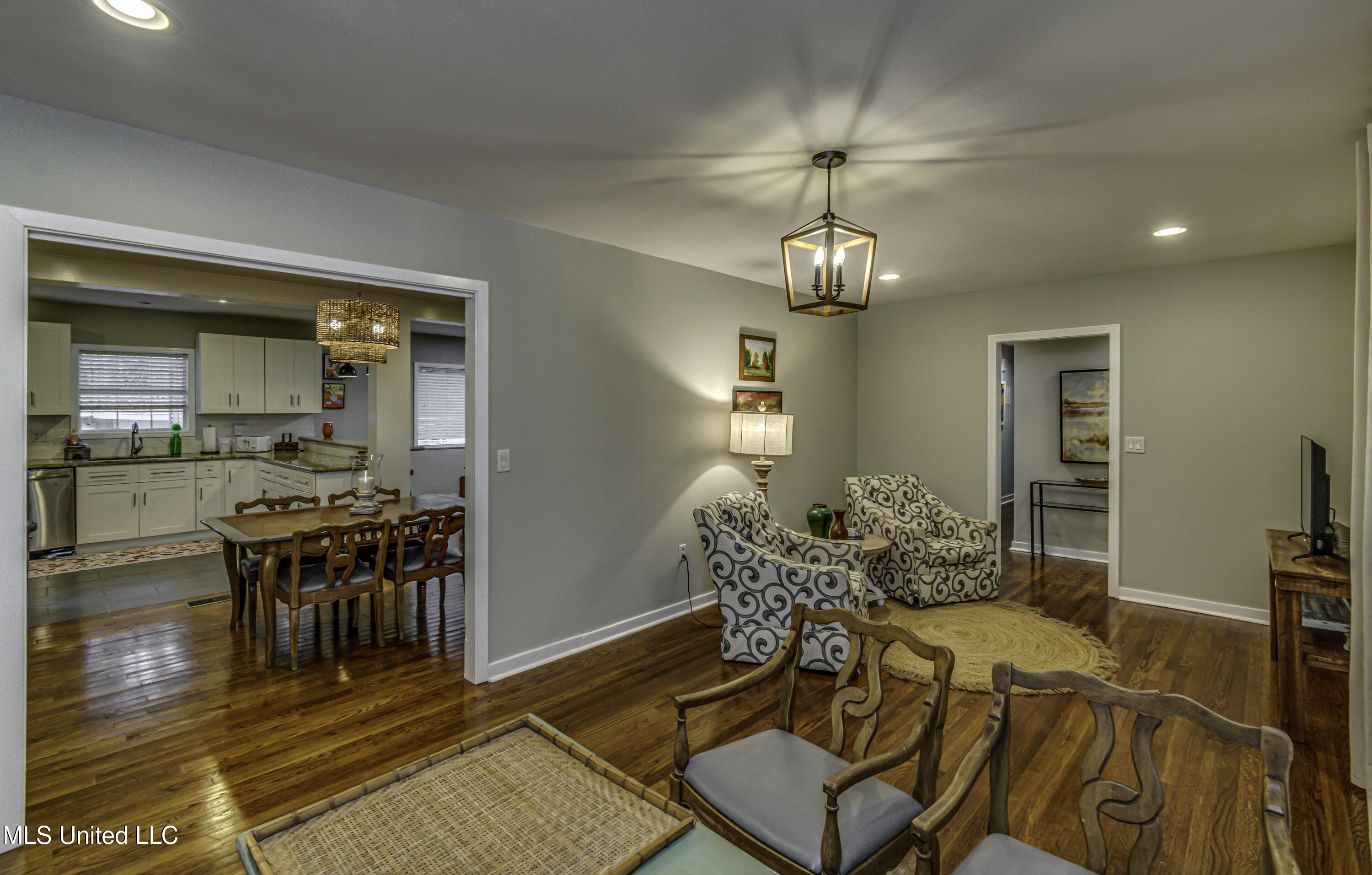 Jackson, Mississippi 39211, United States, 3 Bedrooms Bedrooms, ,3 BathroomsBathrooms,Residential,Active,248575