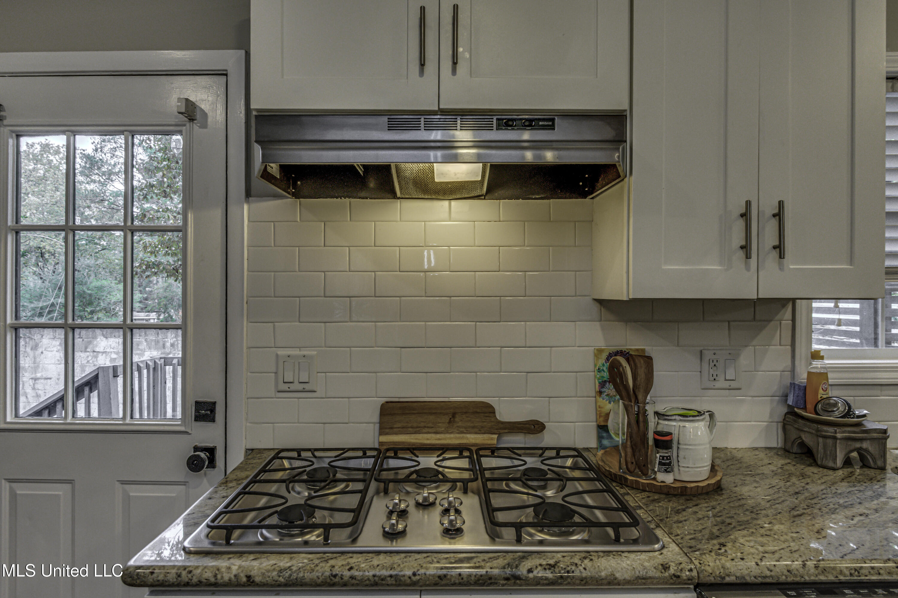 Jackson, Mississippi 39211, United States, 3 Bedrooms Bedrooms, ,3 BathroomsBathrooms,Residential,Active,248575