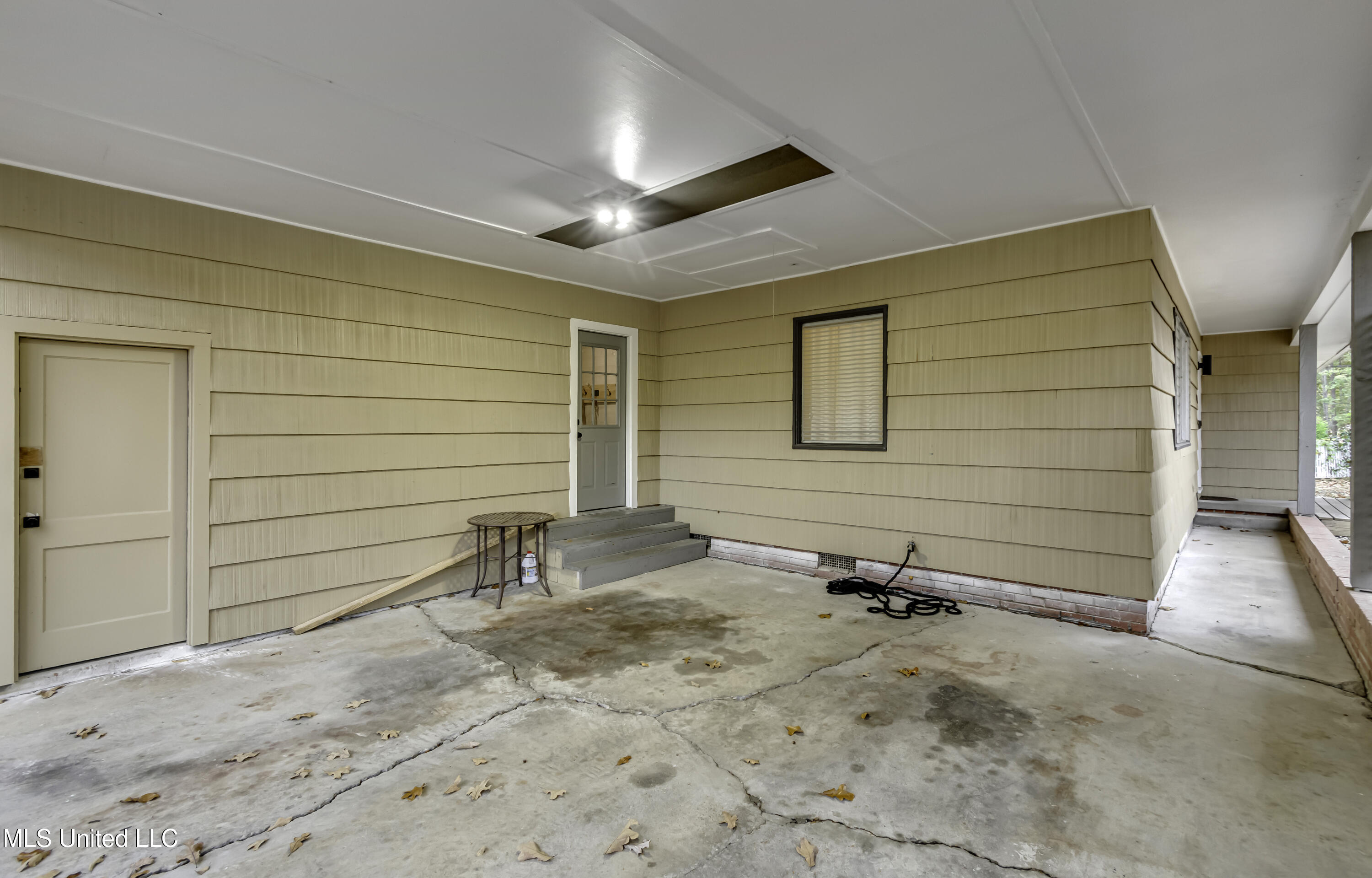 Jackson, Mississippi 39211, United States, 3 Bedrooms Bedrooms, ,3 BathroomsBathrooms,Residential,Active,248575