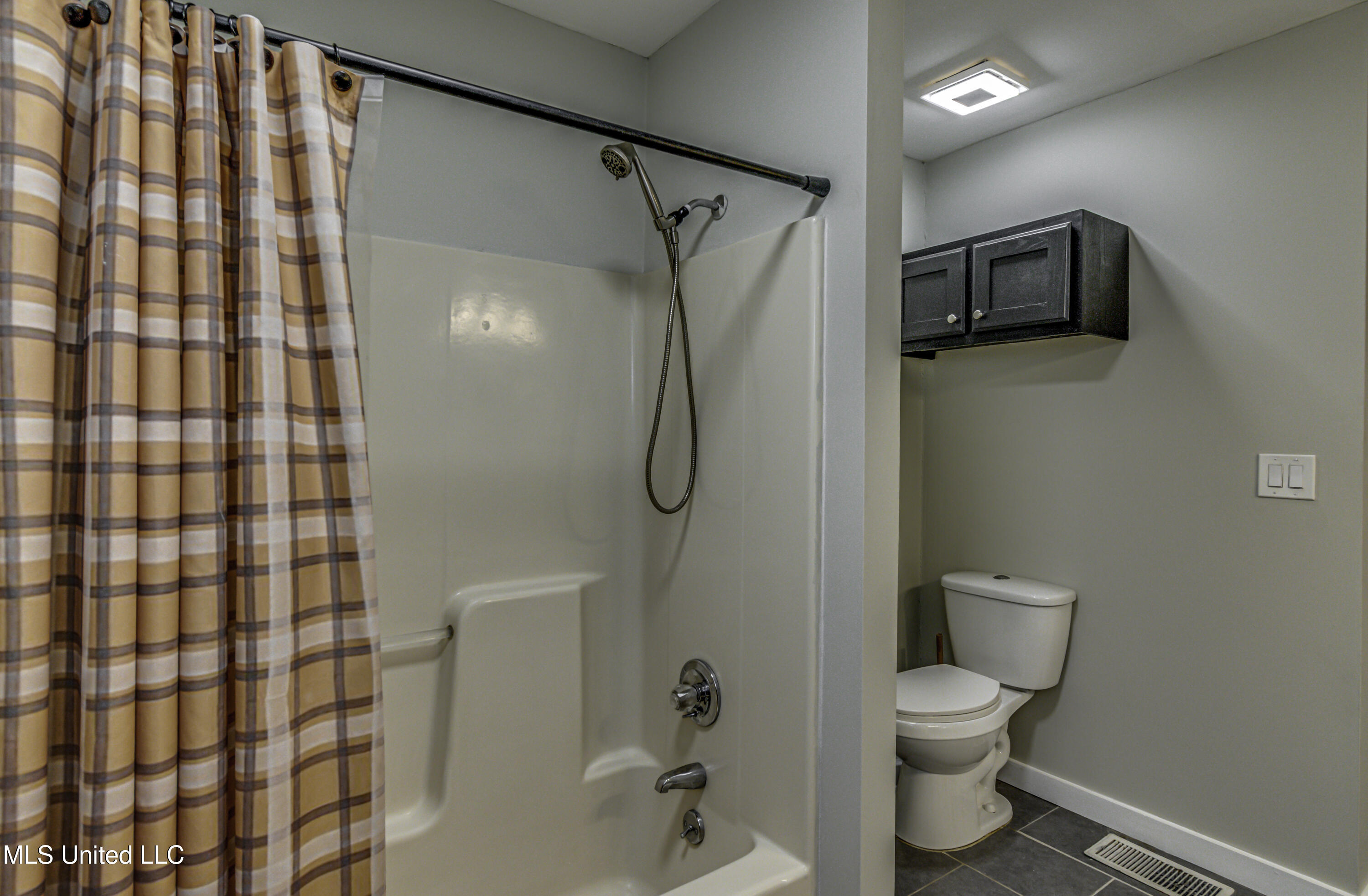 Jackson, Mississippi 39211, United States, 3 Bedrooms Bedrooms, ,3 BathroomsBathrooms,Residential,Active,248575