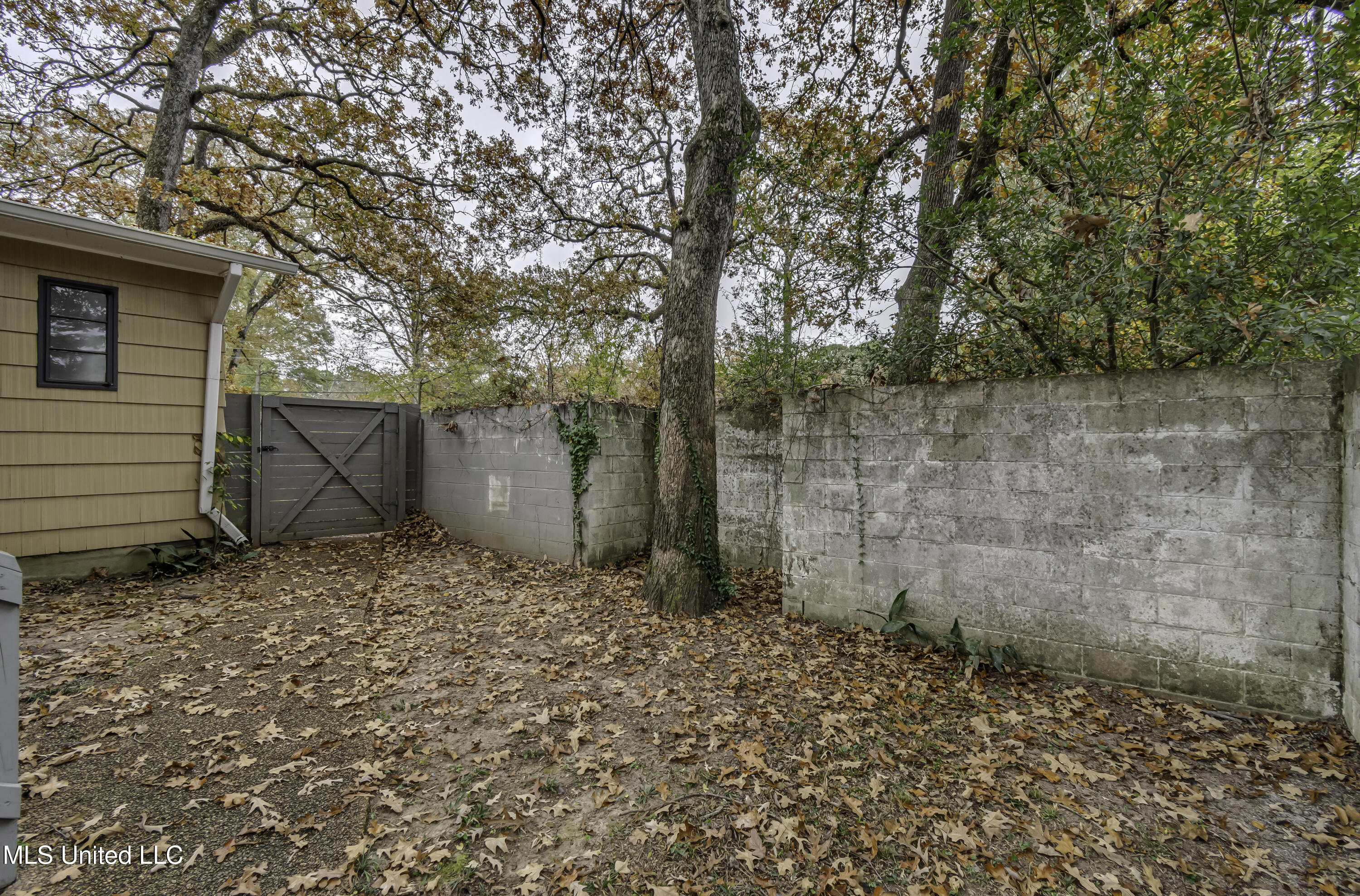 Jackson, Mississippi 39211, United States, 3 Bedrooms Bedrooms, ,3 BathroomsBathrooms,Residential,Active,248575