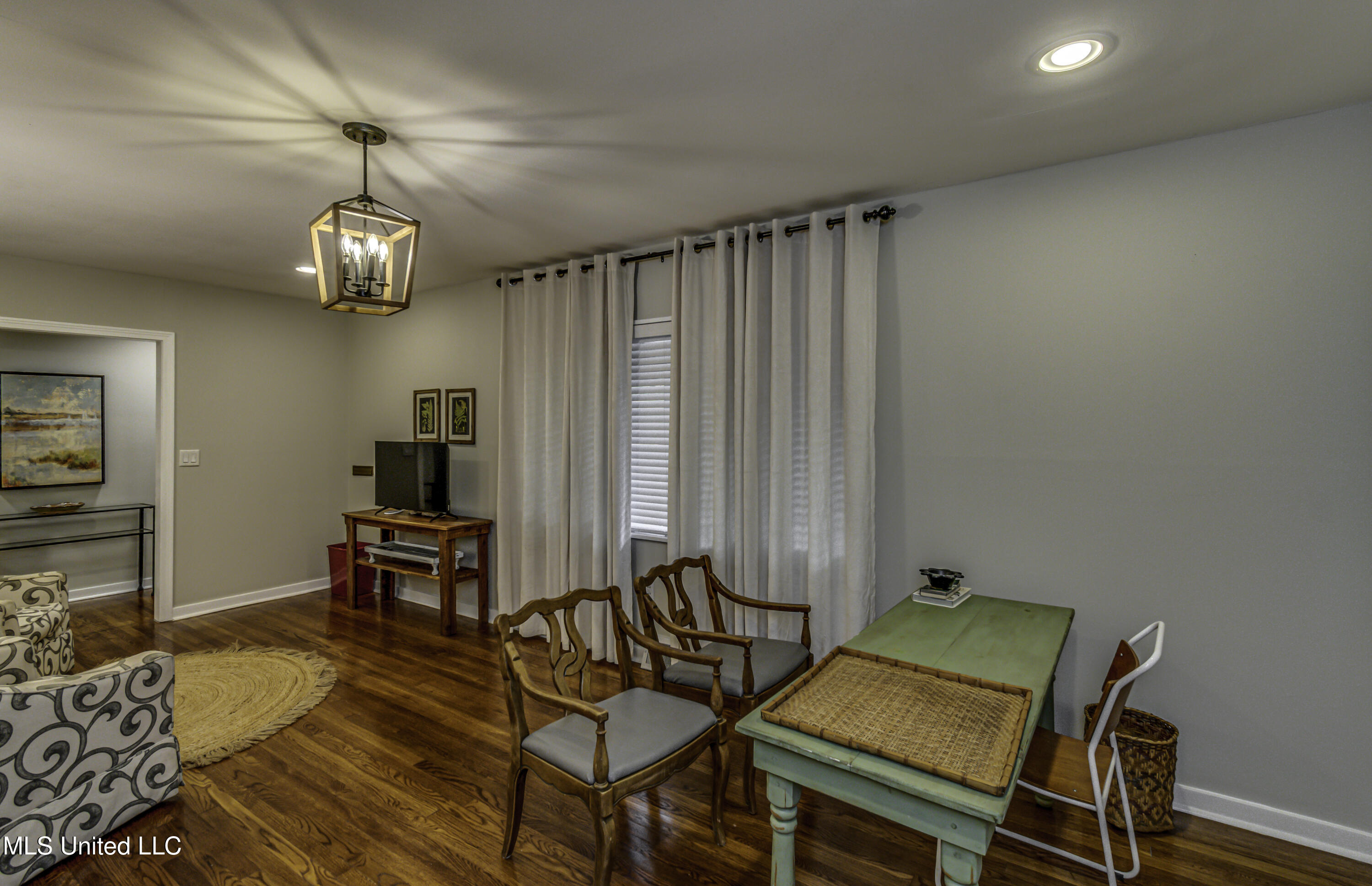 Jackson, Mississippi 39211, United States, 3 Bedrooms Bedrooms, ,3 BathroomsBathrooms,Residential,Active,248575