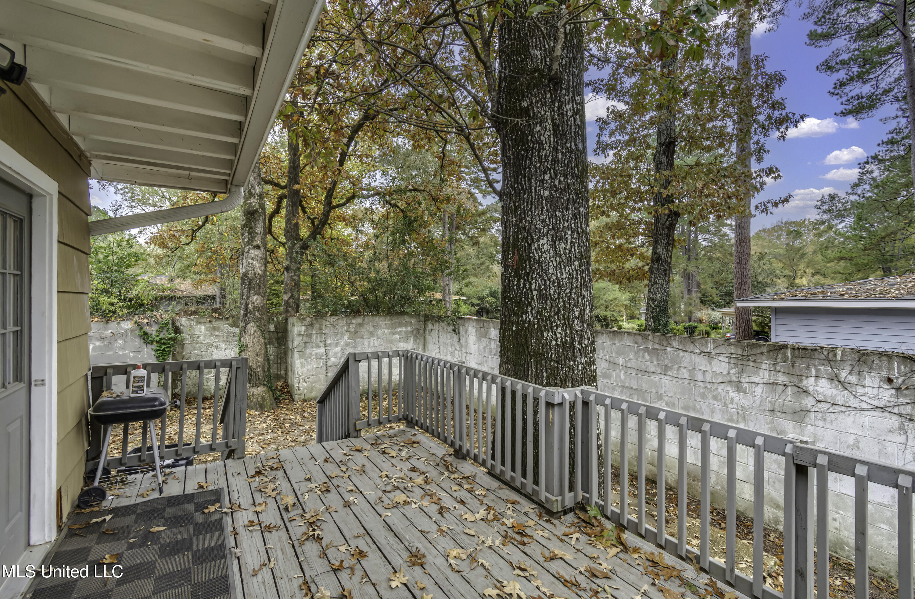 Jackson, Mississippi 39211, United States, 3 Bedrooms Bedrooms, ,3 BathroomsBathrooms,Residential,Active,248575