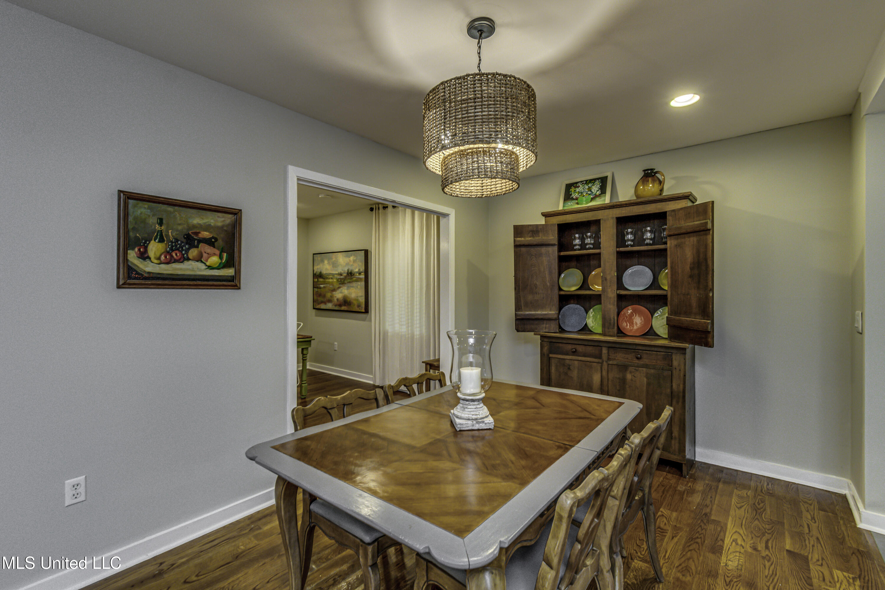 Jackson, Mississippi 39211, United States, 3 Bedrooms Bedrooms, ,3 BathroomsBathrooms,Residential,Active,248575