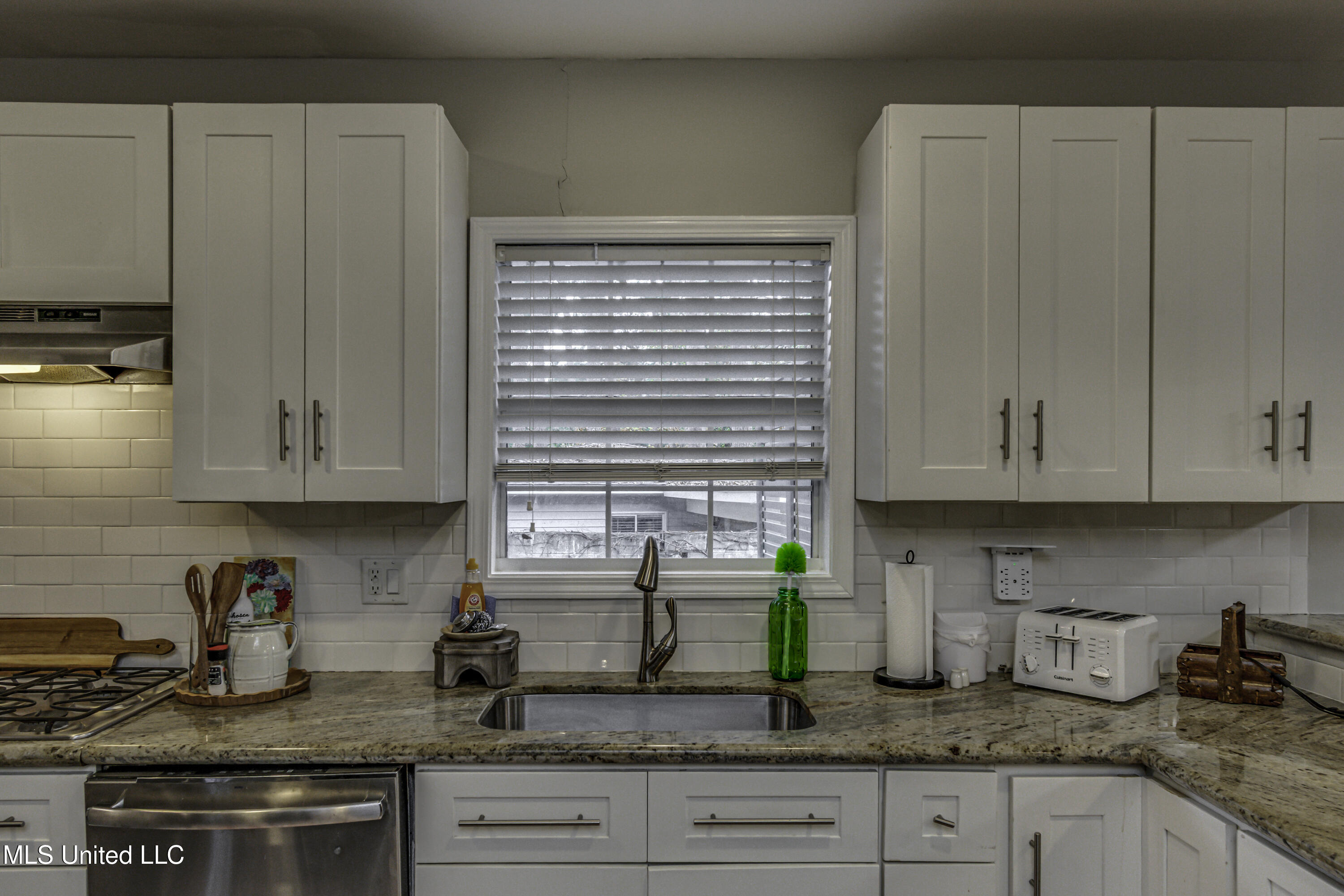 Jackson, Mississippi 39211, United States, 3 Bedrooms Bedrooms, ,3 BathroomsBathrooms,Residential,Active,248575