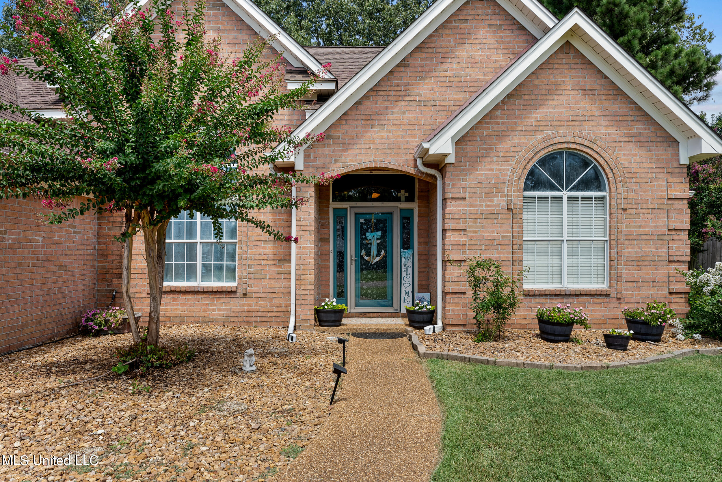 8830 Bell Forest Drive, Olive Branch, Mississippi image 2