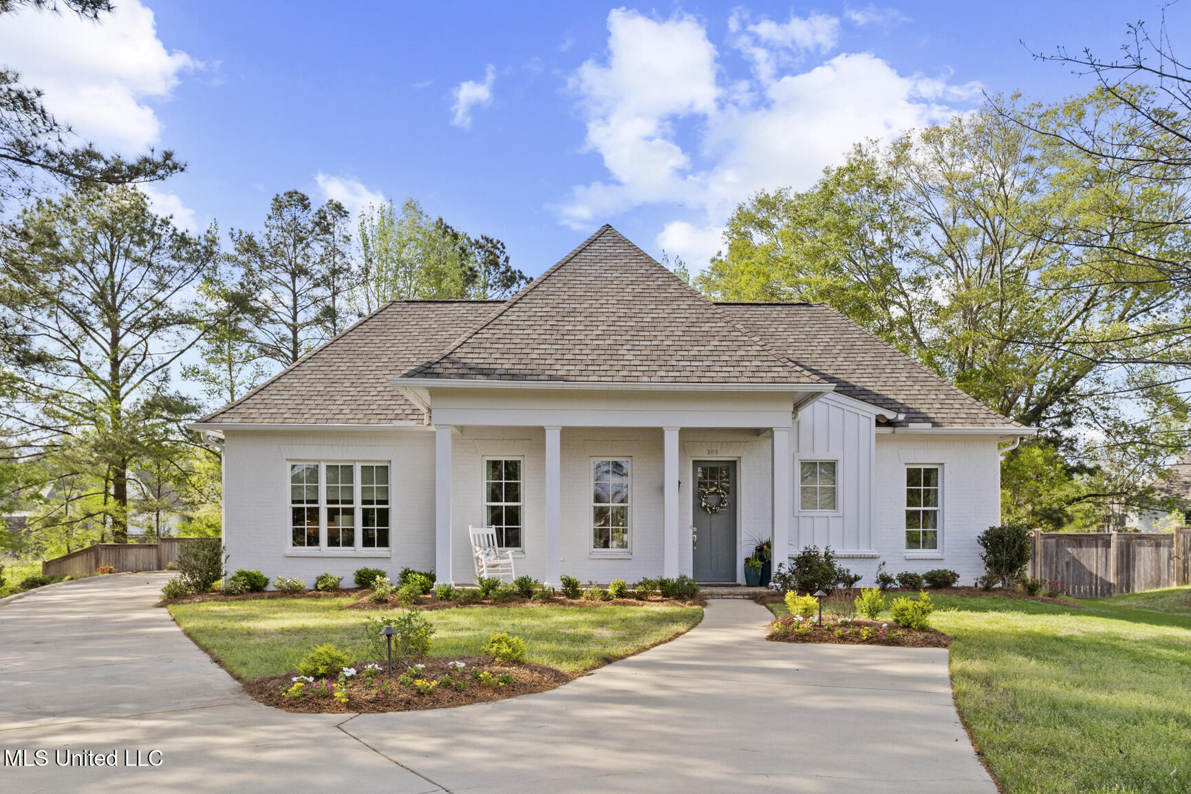 306 Herons Lane, Ridgeland, Mississippi image 2