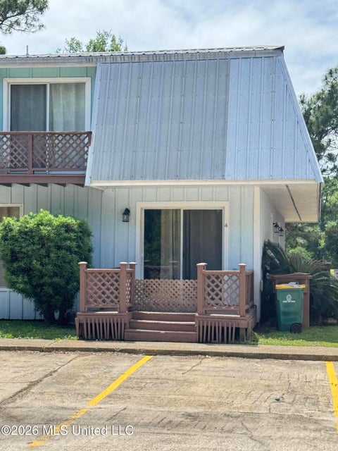 Townhouse For Rent - 590 Royal Oak Drive<br/> Harrison County, Pass Christian, MS 39571