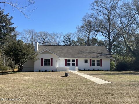 Homes For Sale - 1416 Alabama Street<br/> Leakesville, MS 39451
