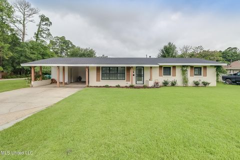 Single Family Residence in Gulfport MS 41 40th Street.jpg