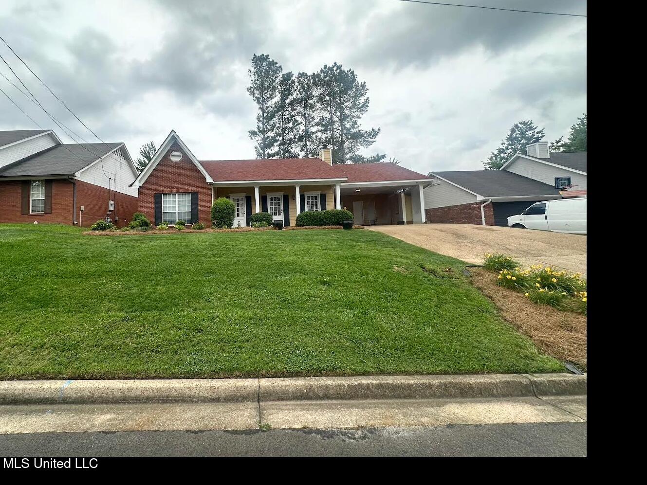 713 Hawthorn Green Drive, Ridgeland, Mississippi image 1