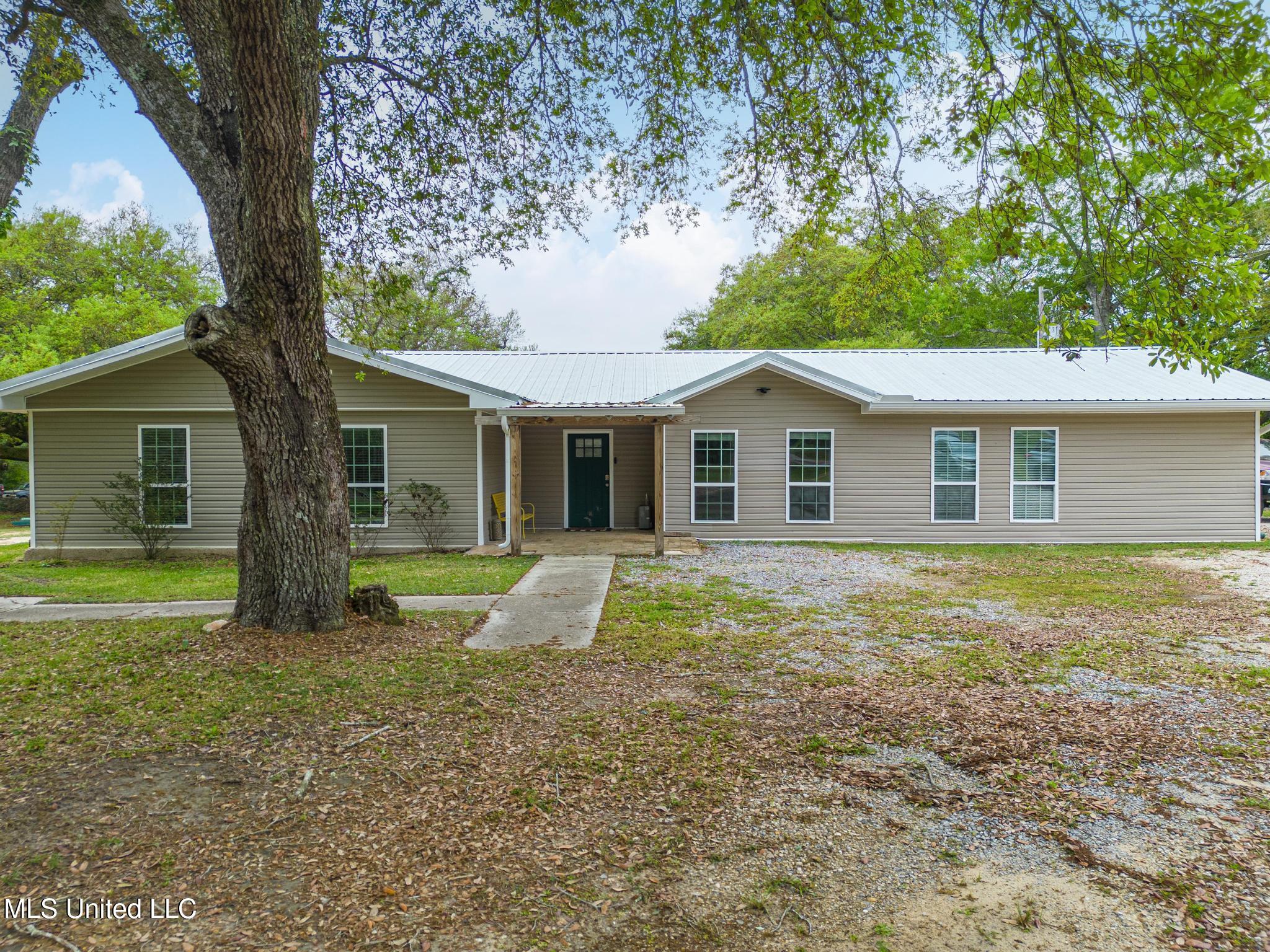 2100 Jessica Drive, Pass Christian, Mississippi image 1