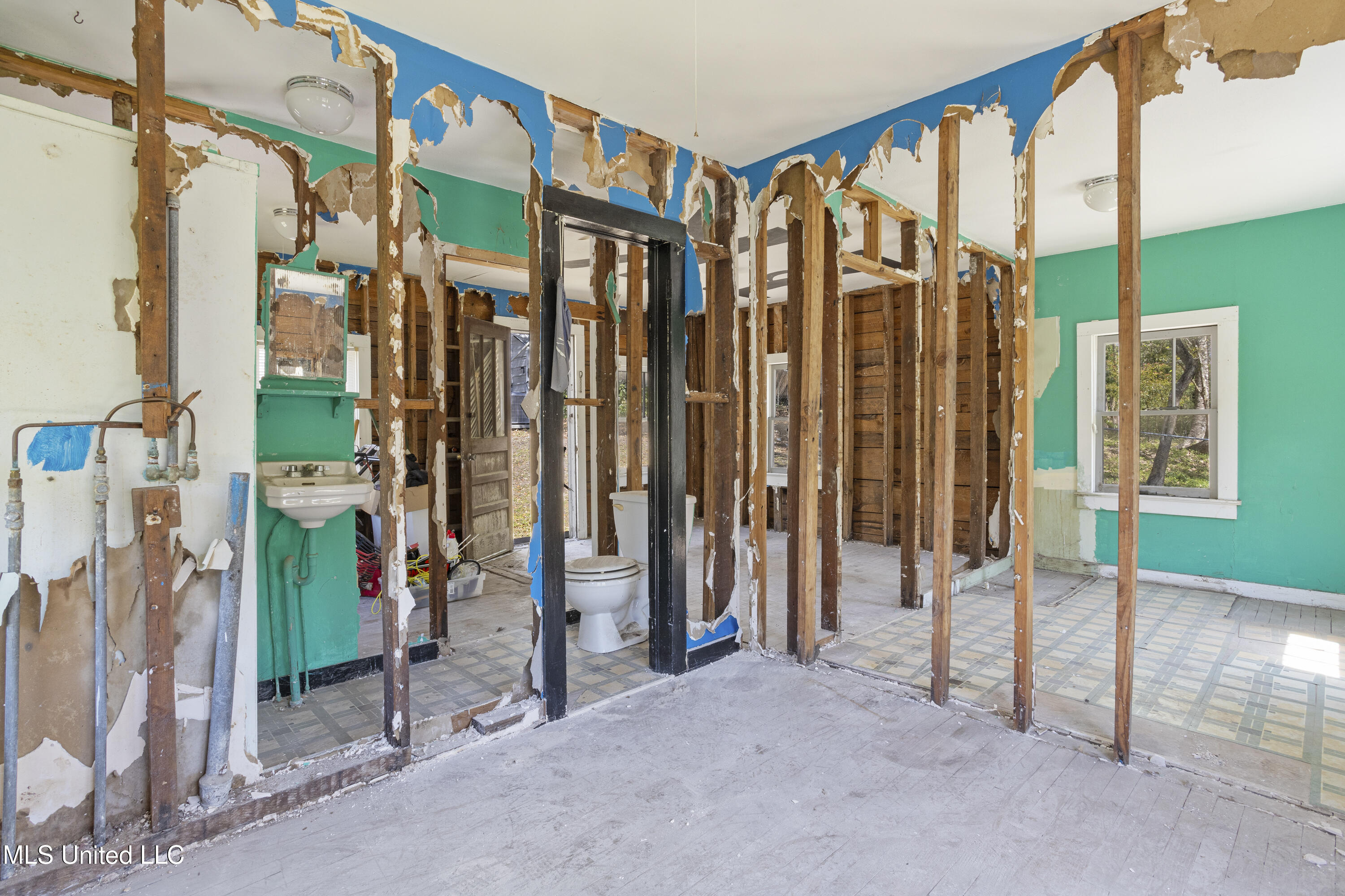 718 Signal Street, Ocean Springs, Mississippi image 37
