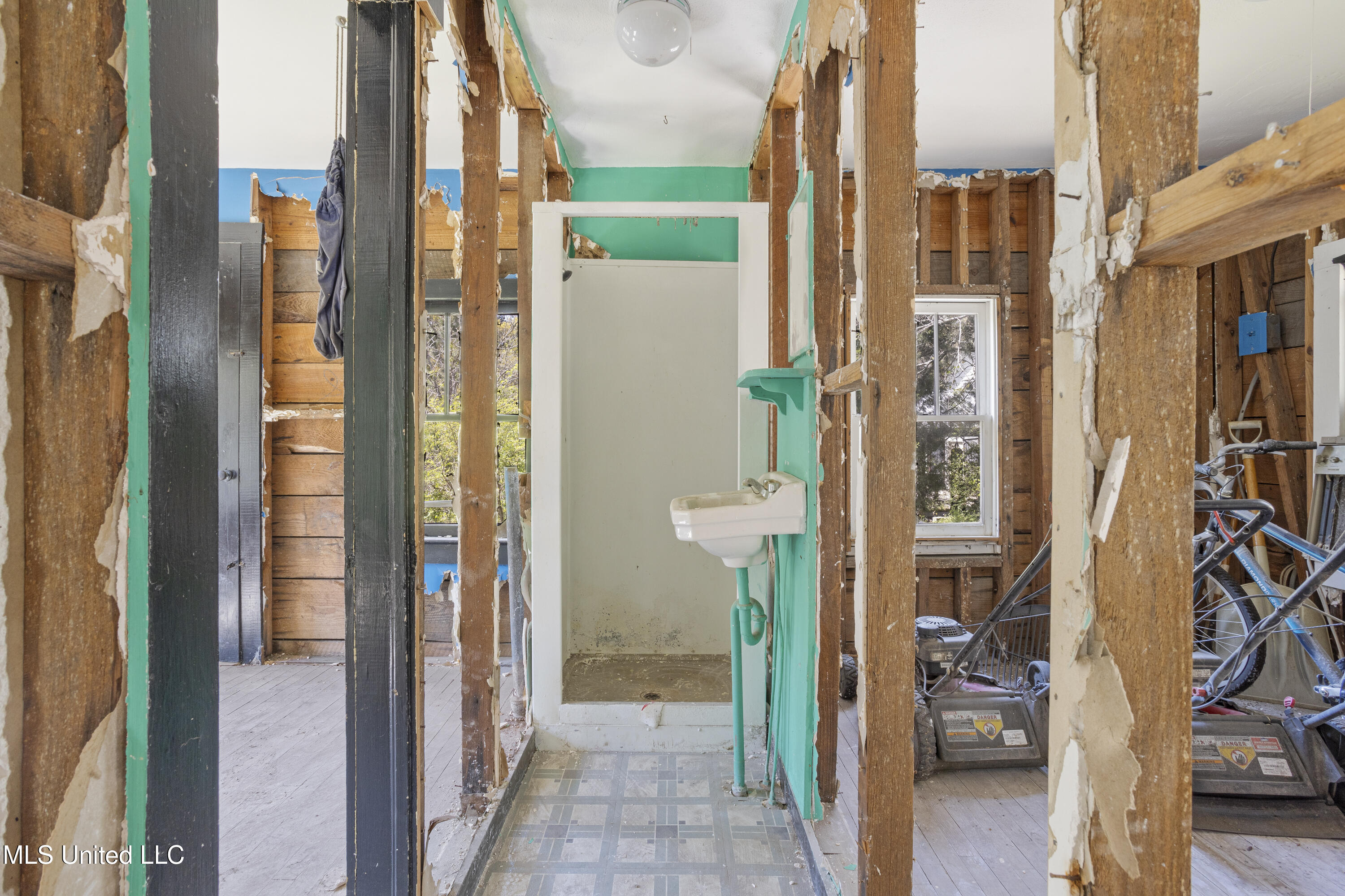 718 Signal Street, Ocean Springs, Mississippi image 36