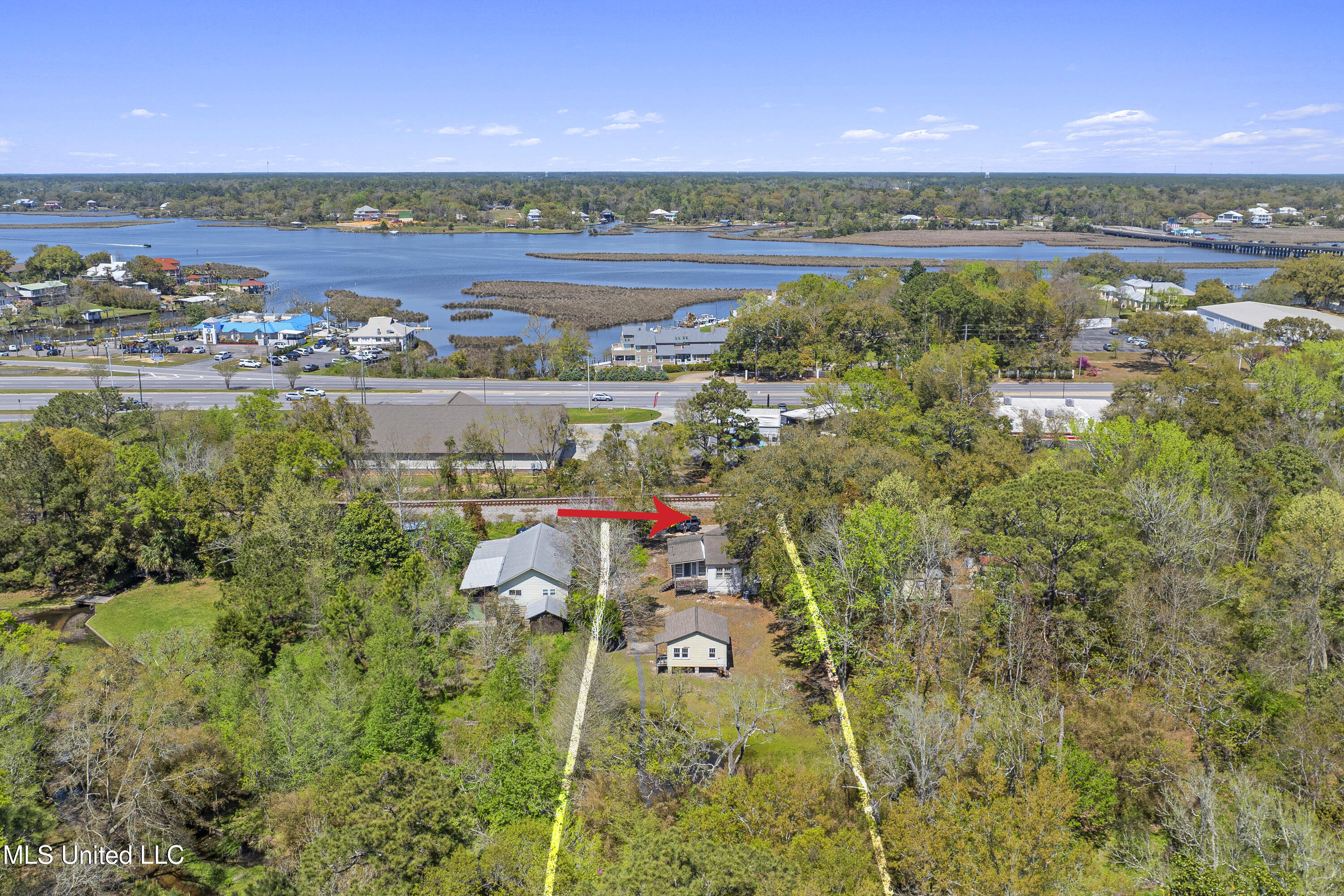 718 Signal Street, Ocean Springs, Mississippi image 1