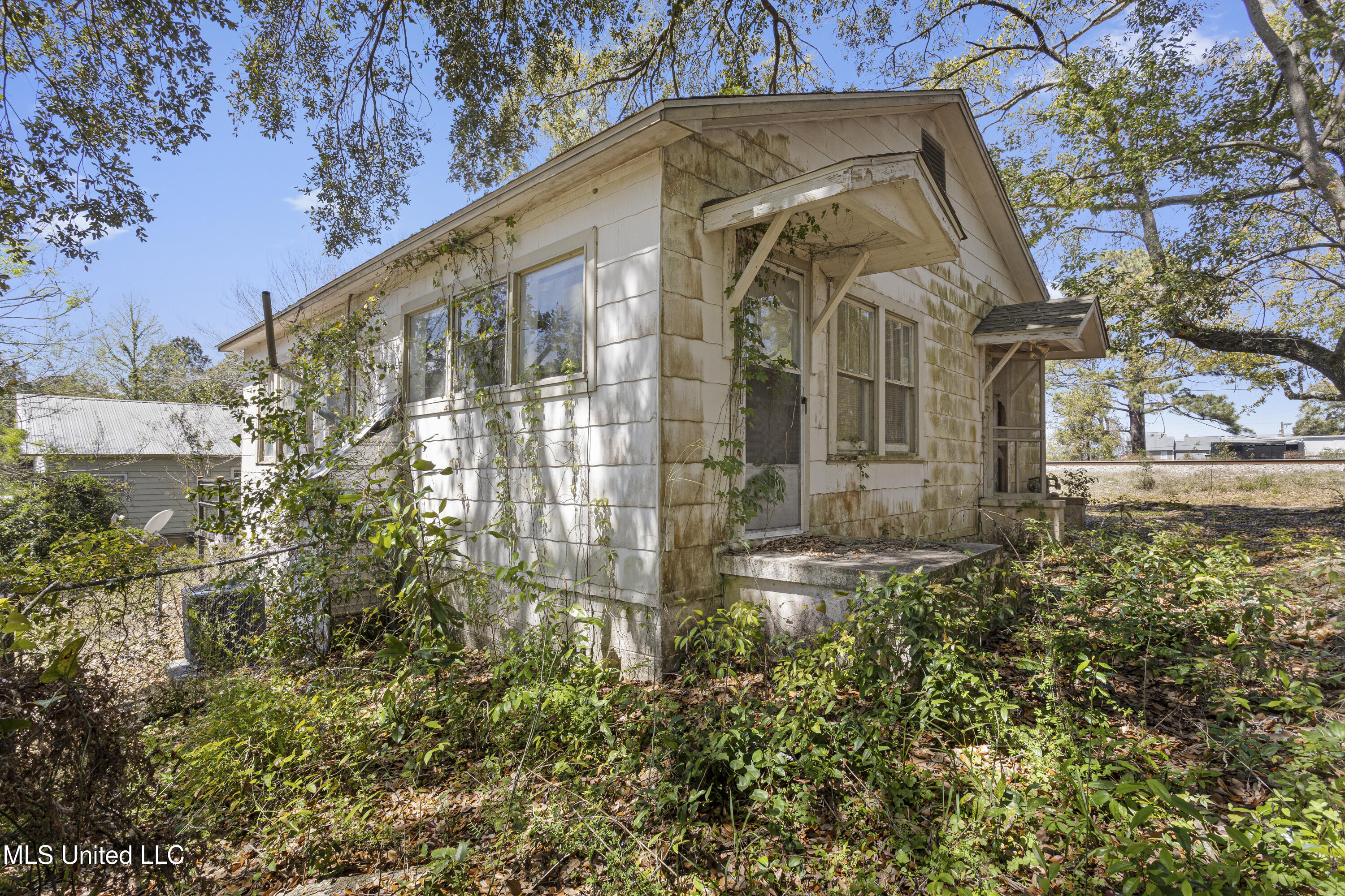 718 Signal Street, Ocean Springs, Mississippi image 30