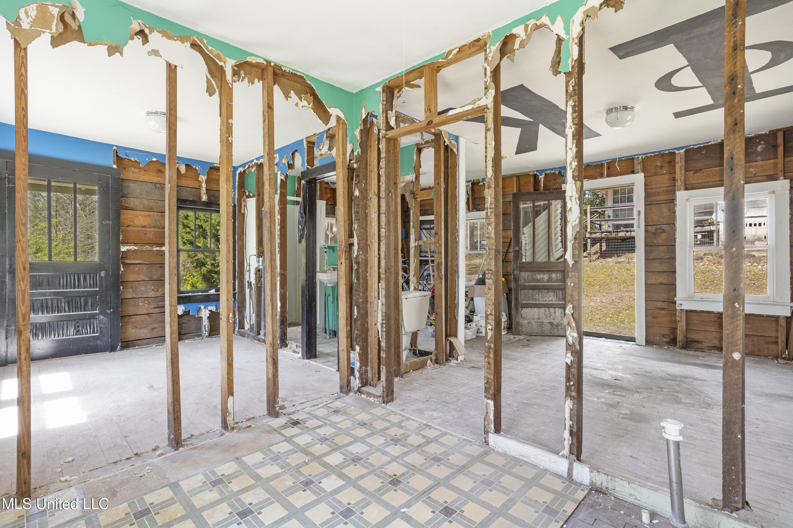 718 Signal Street, Ocean Springs, Mississippi image 34