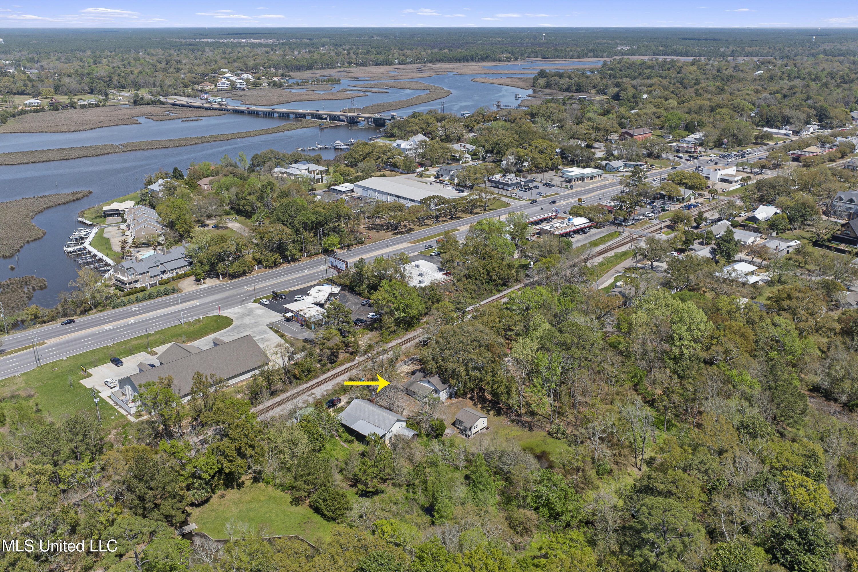 718 Signal Street, Ocean Springs, Mississippi image 3