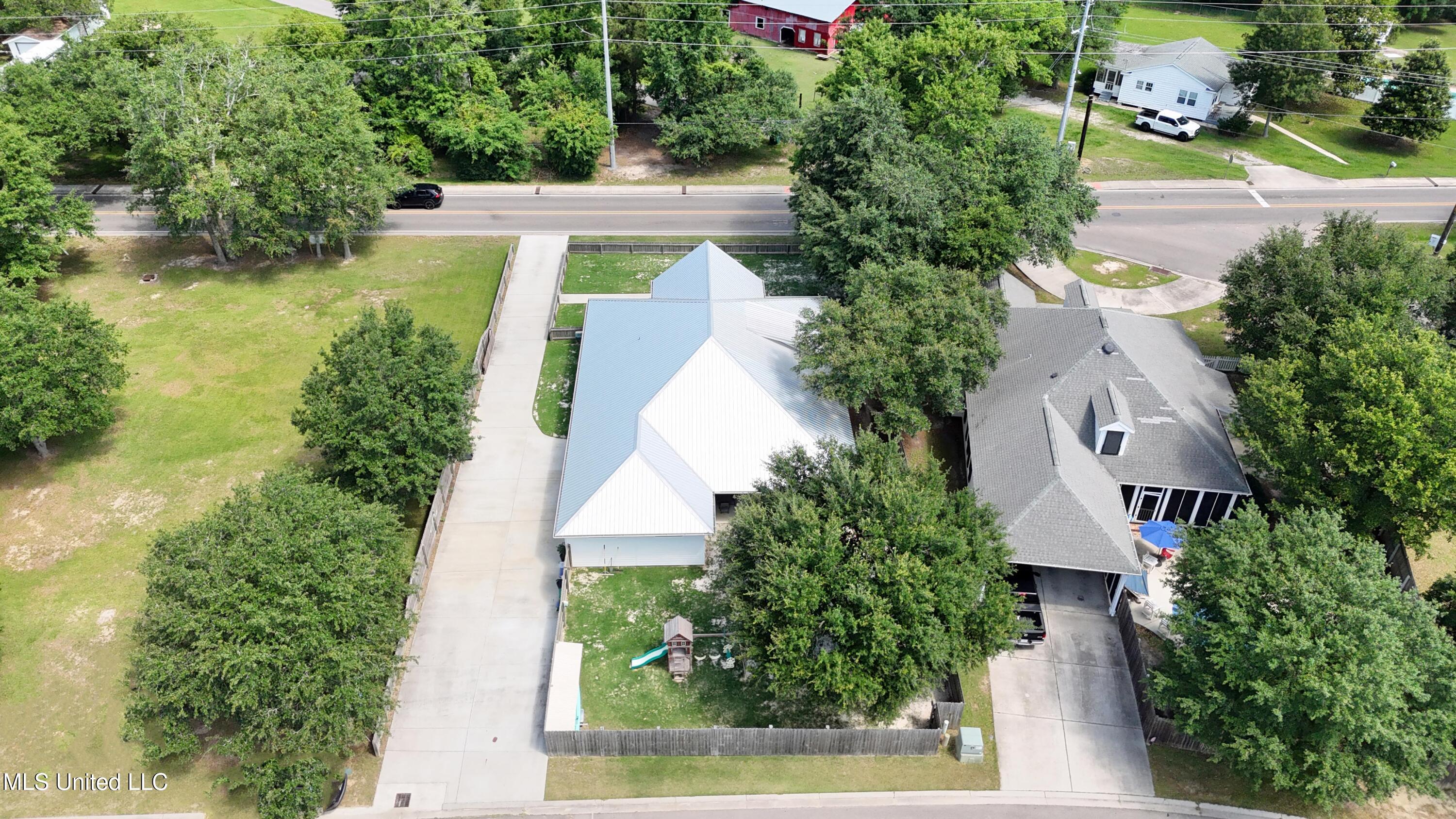802 Old Spanish Trail, Bay Saint Louis, Mississippi image 31