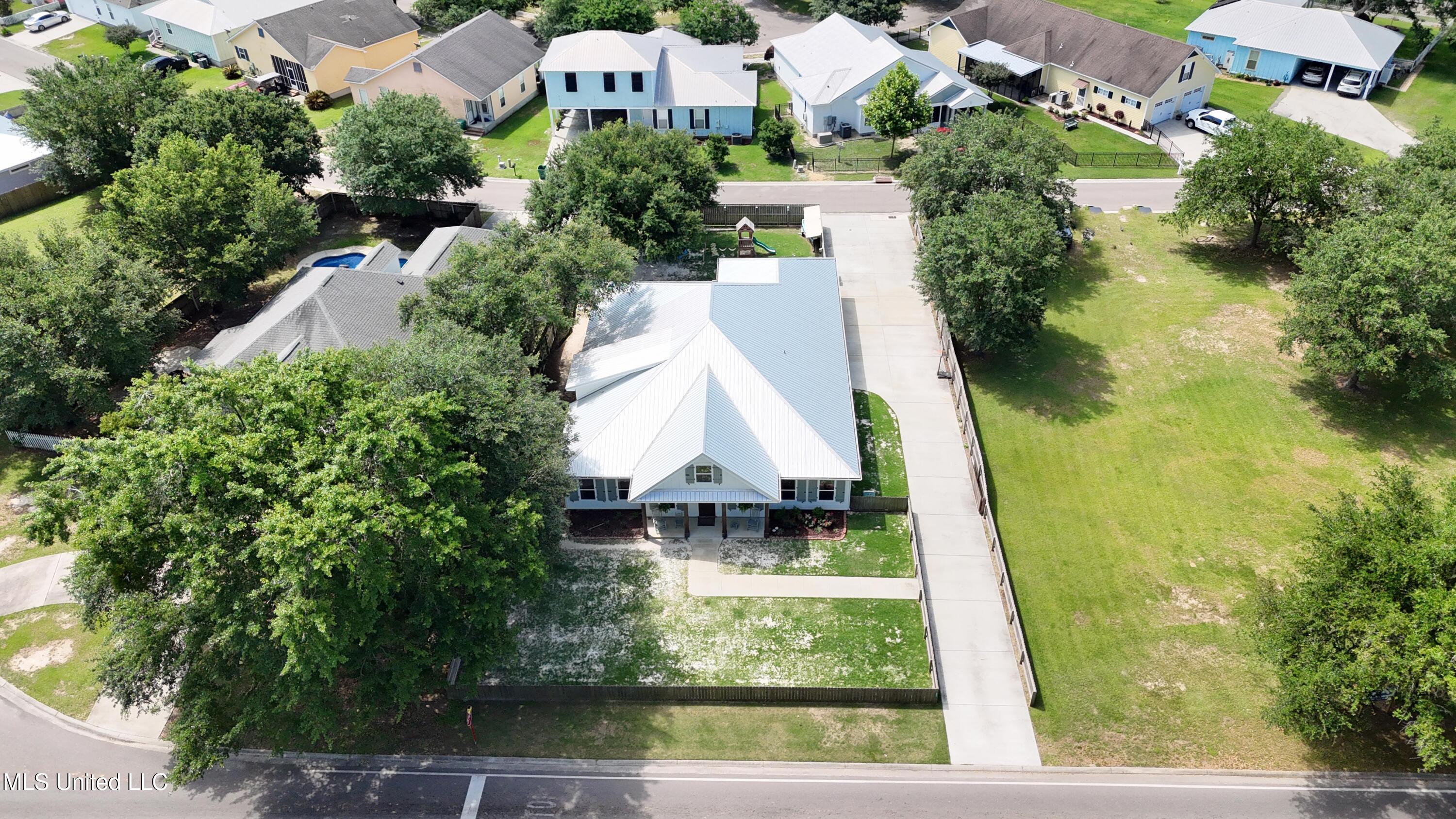 802 Old Spanish Trail, Bay Saint Louis, Mississippi image 30