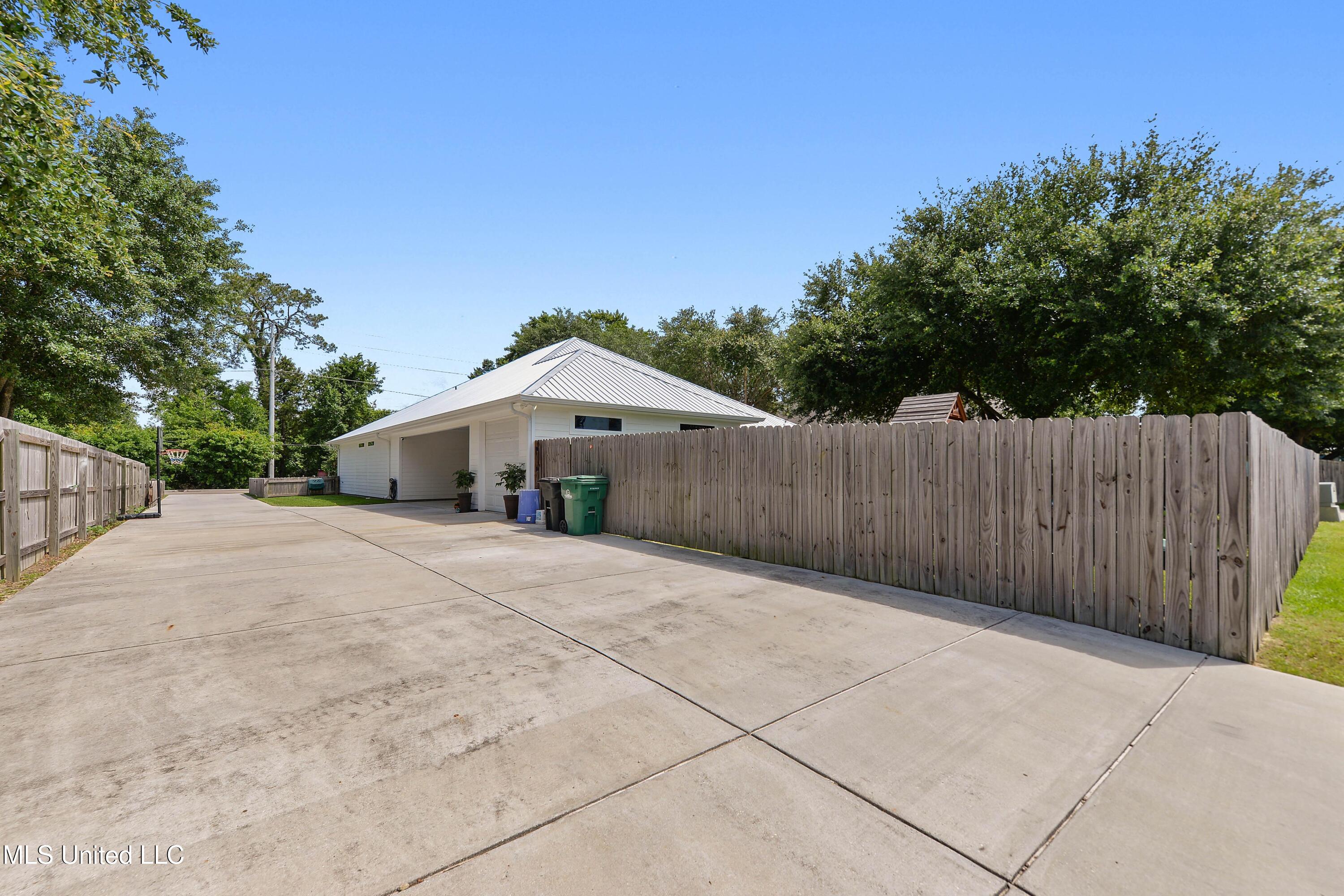 802 Old Spanish Trail, Bay Saint Louis, Mississippi image 28
