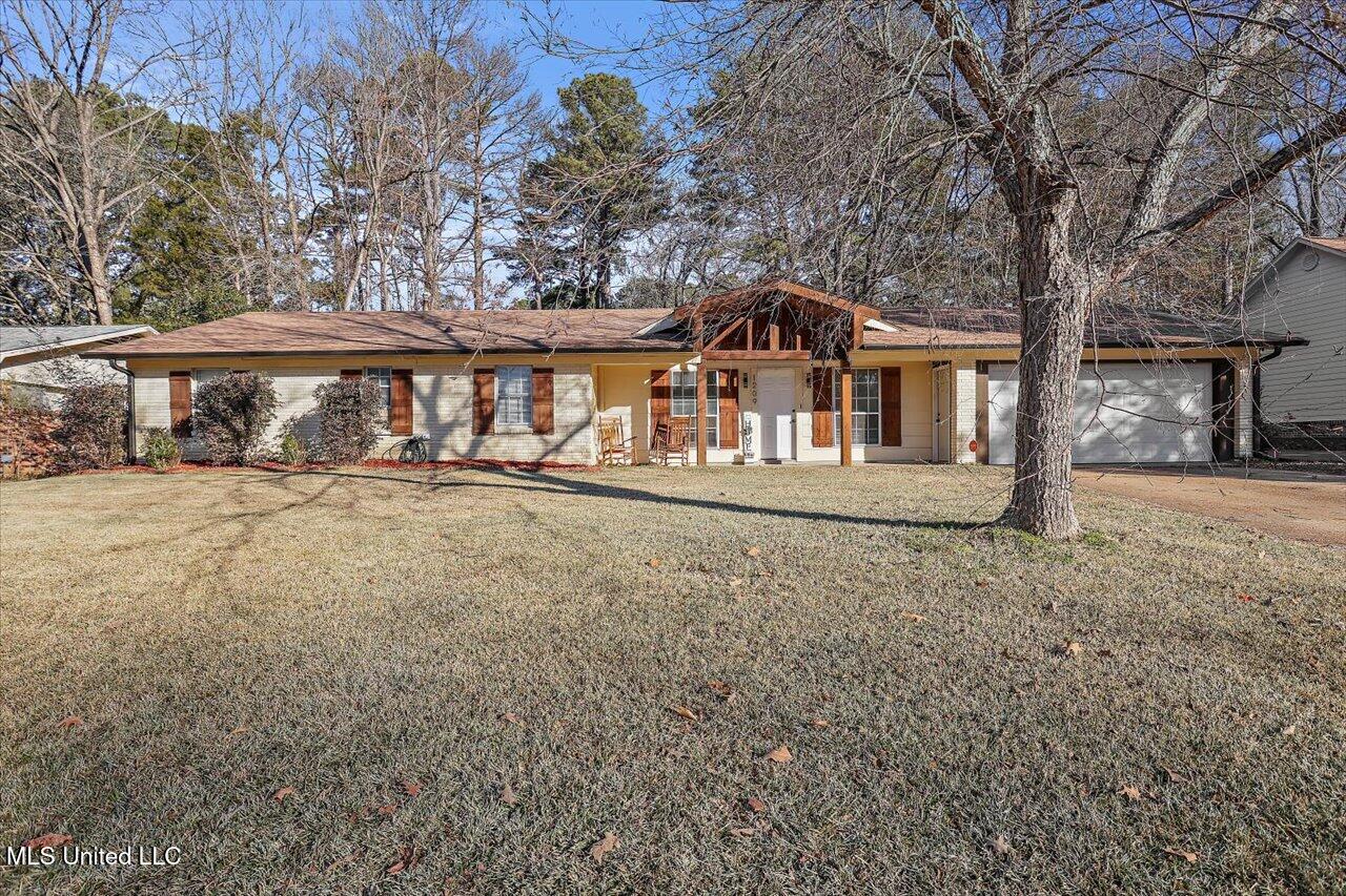 1209 Dogwood Drive, Clinton, Mississippi image 1