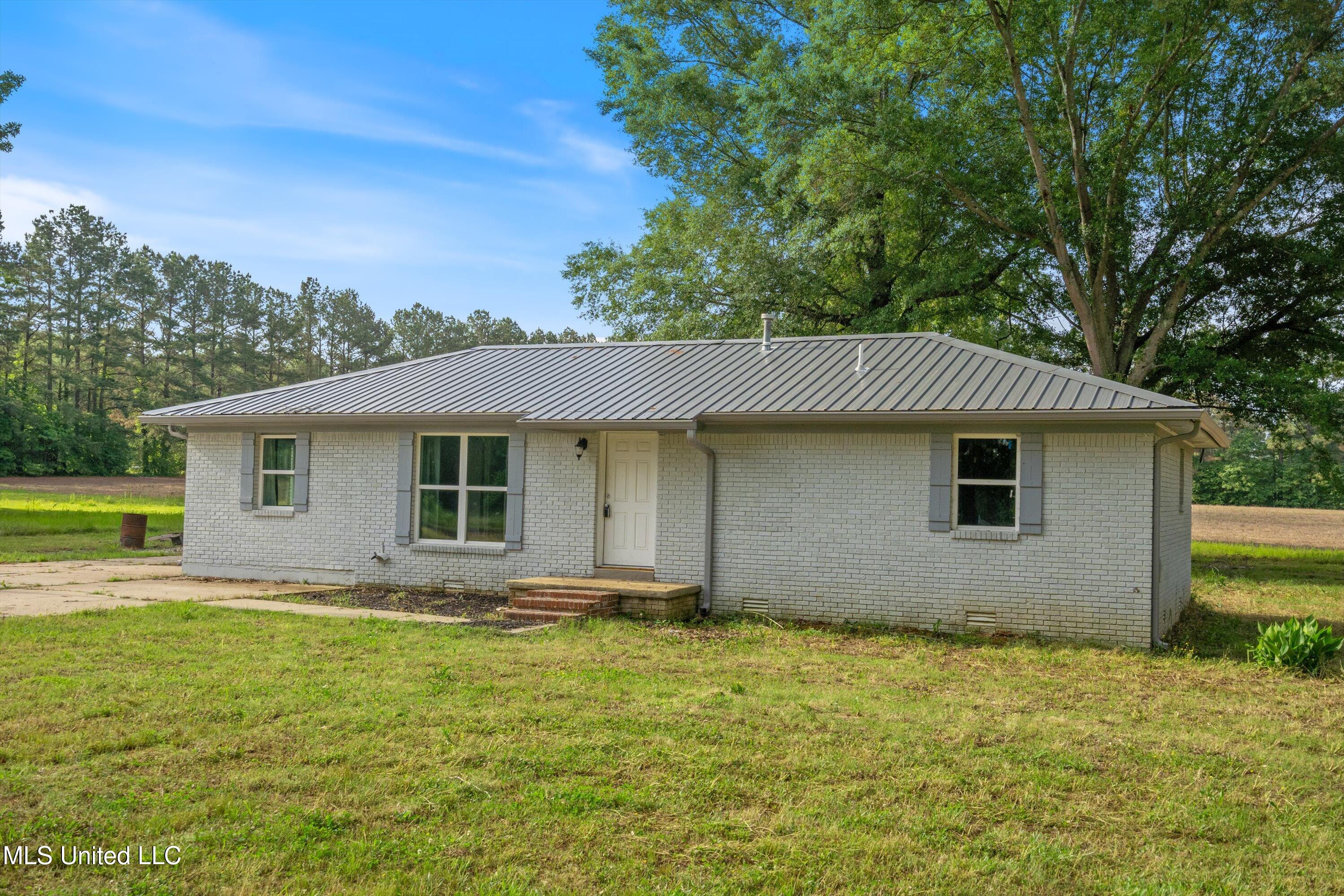 2363 Grass Pond Road, Hernando, Mississippi image 2