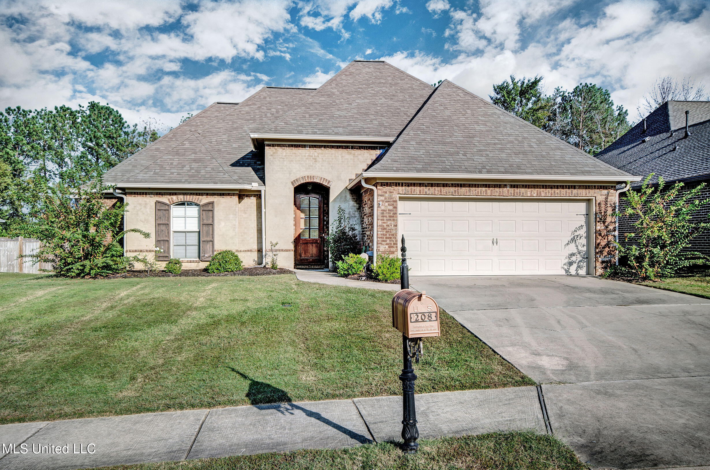 208 Bellamy Court, Flowood, Mississippi image 1