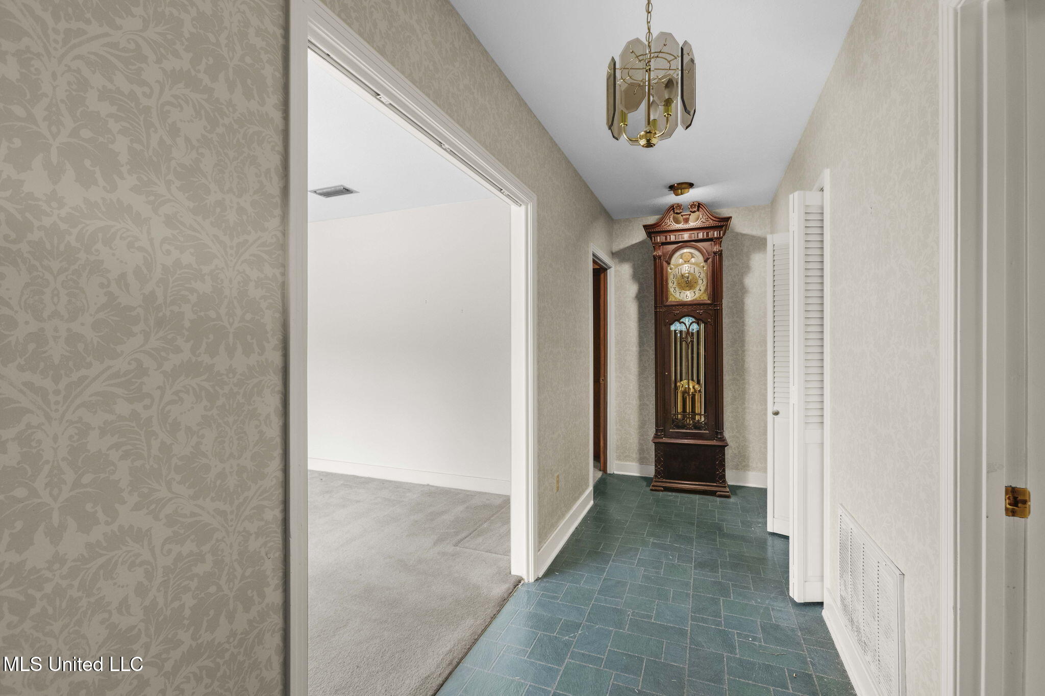160 Marblehead Court, Jackson, Mississippi image 5