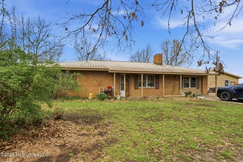 Homes For Sale - 2729 Davis Road<br/> Benton, MS 39039