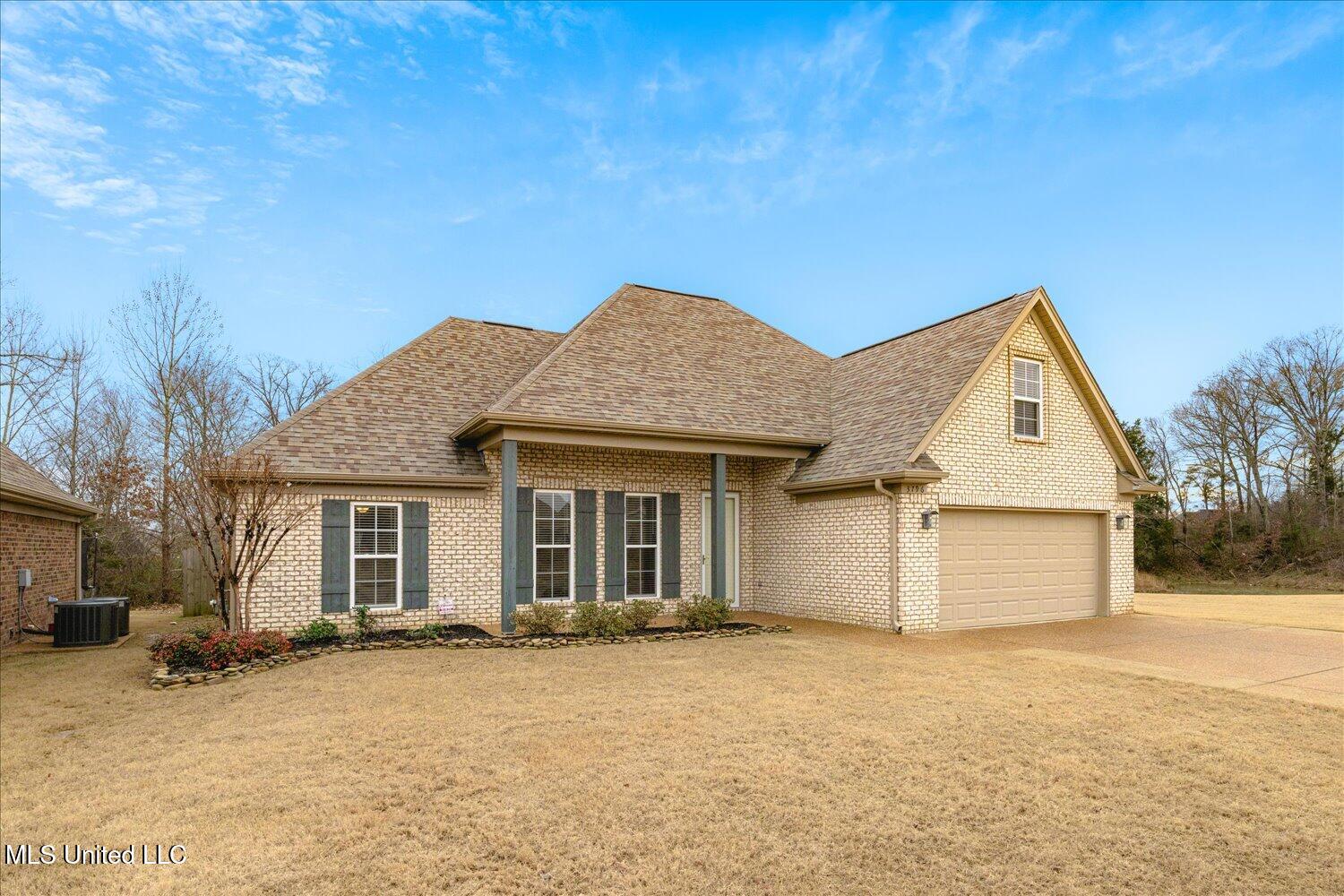 3796 E Dawnwood Circle, Southaven, Mississippi image 1