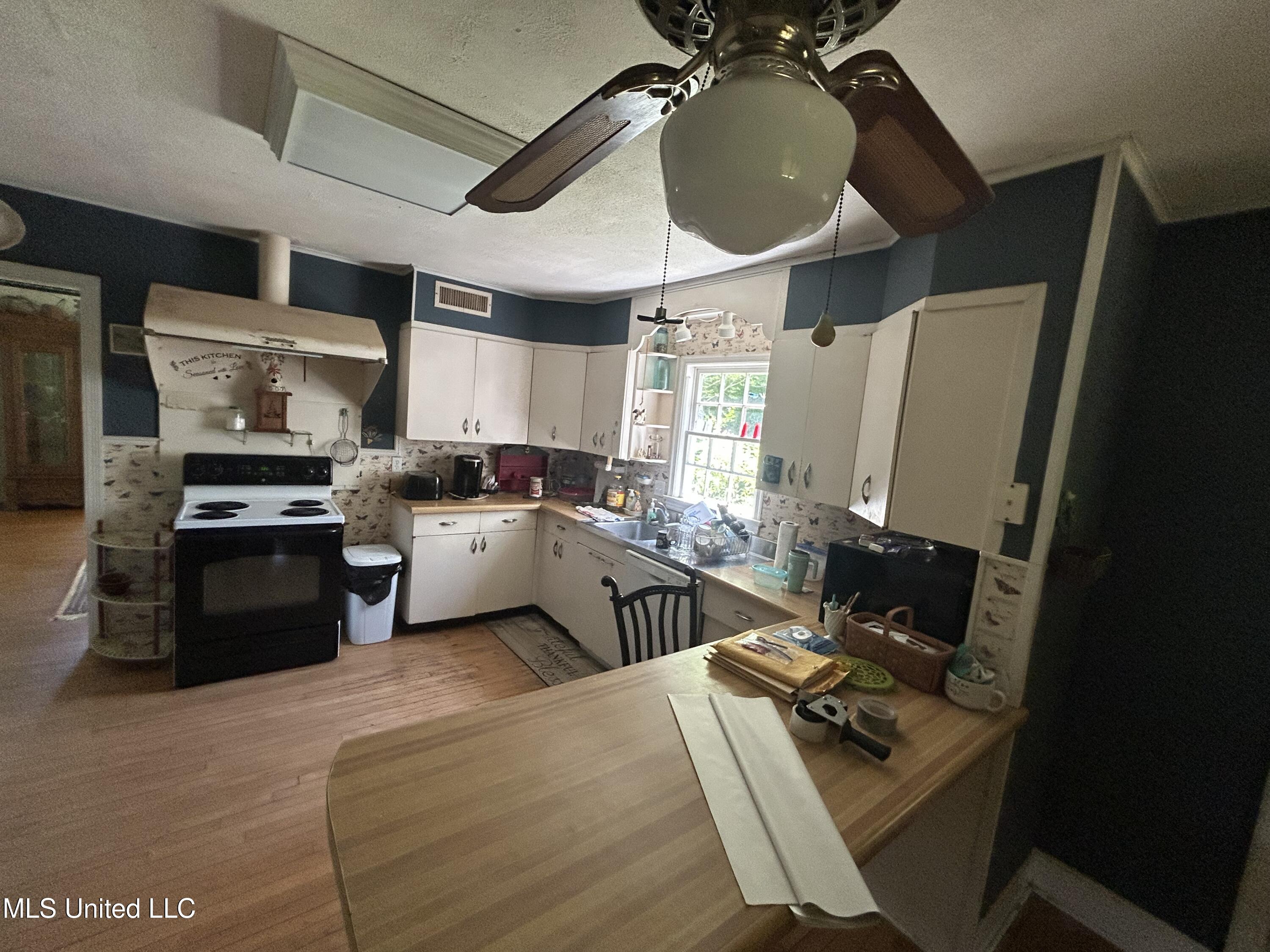 329 195 Country Road, Carrollton, Mississippi image 7