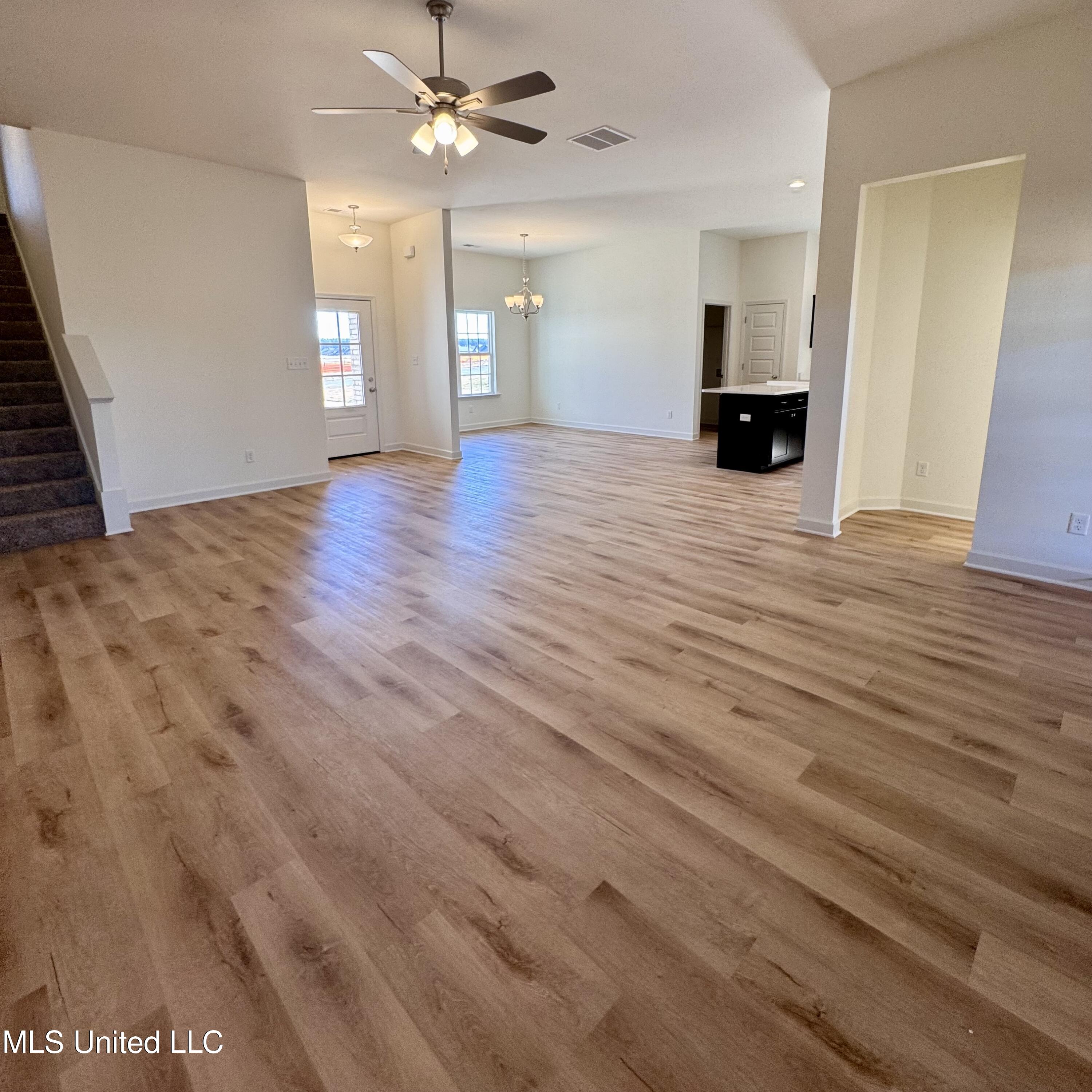 8955 Erin Banks Drive, Southaven, Mississippi image 11