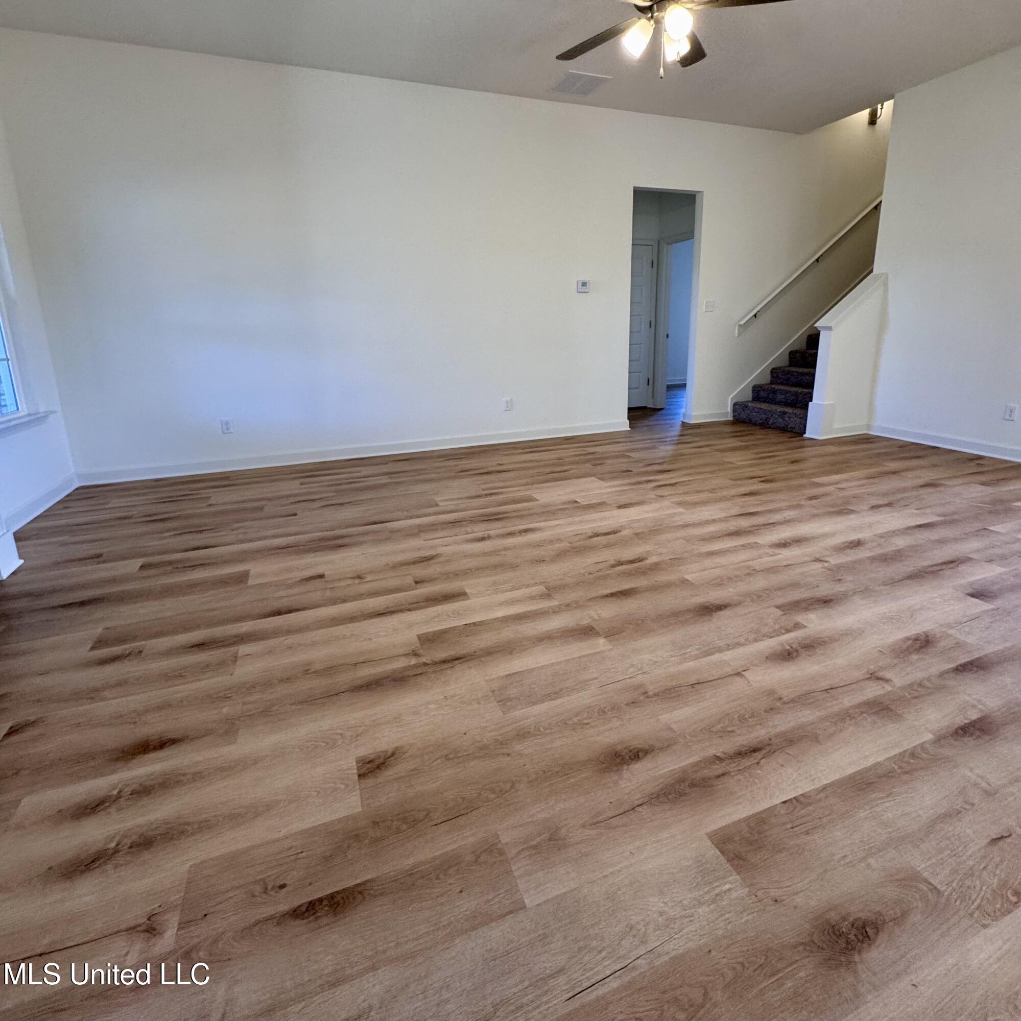 8955 Erin Banks Drive, Southaven, Mississippi image 19