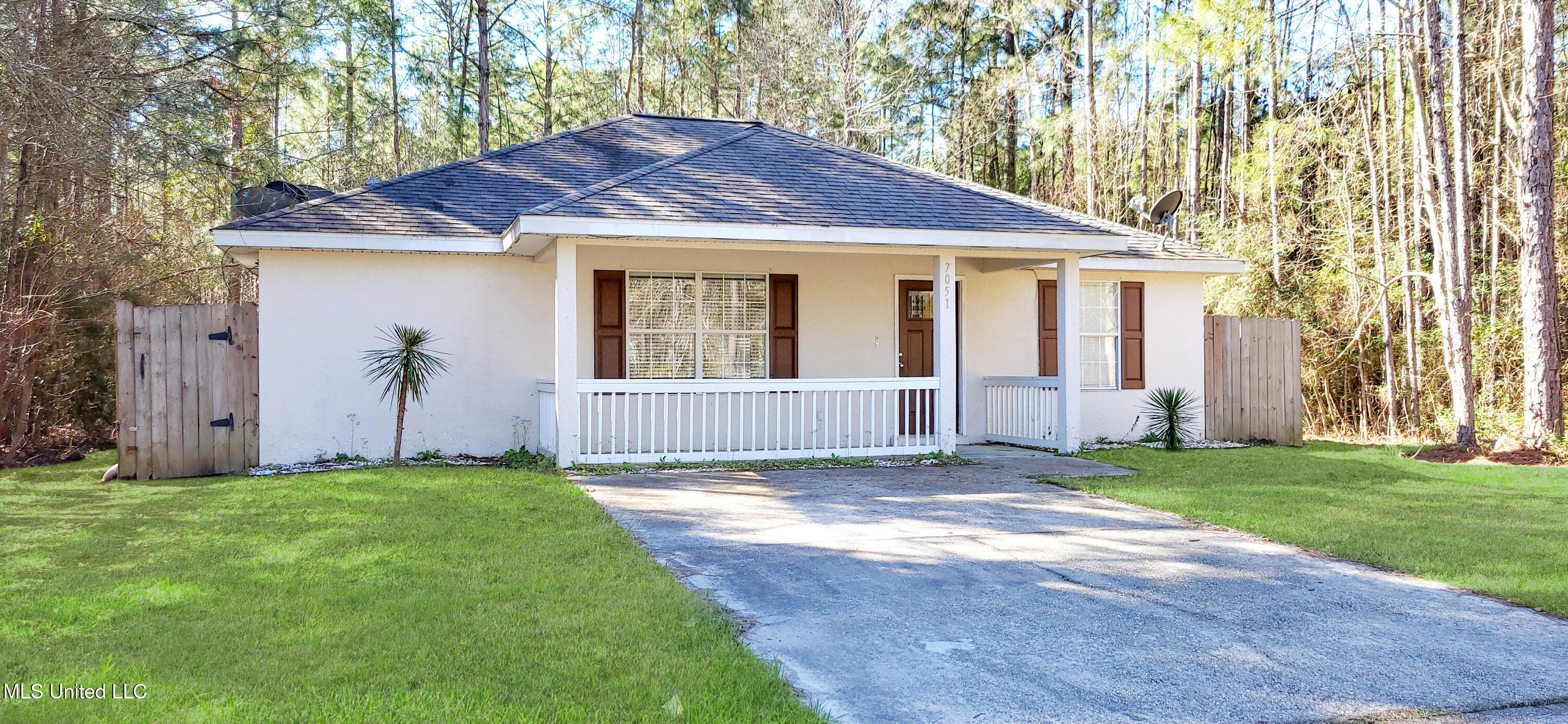 7051 George Street, Bay Saint Louis, Mississippi image 1