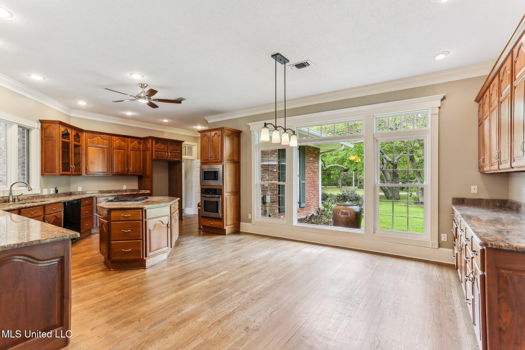 421 Starling Drive, Slidell, Louisiana image 11