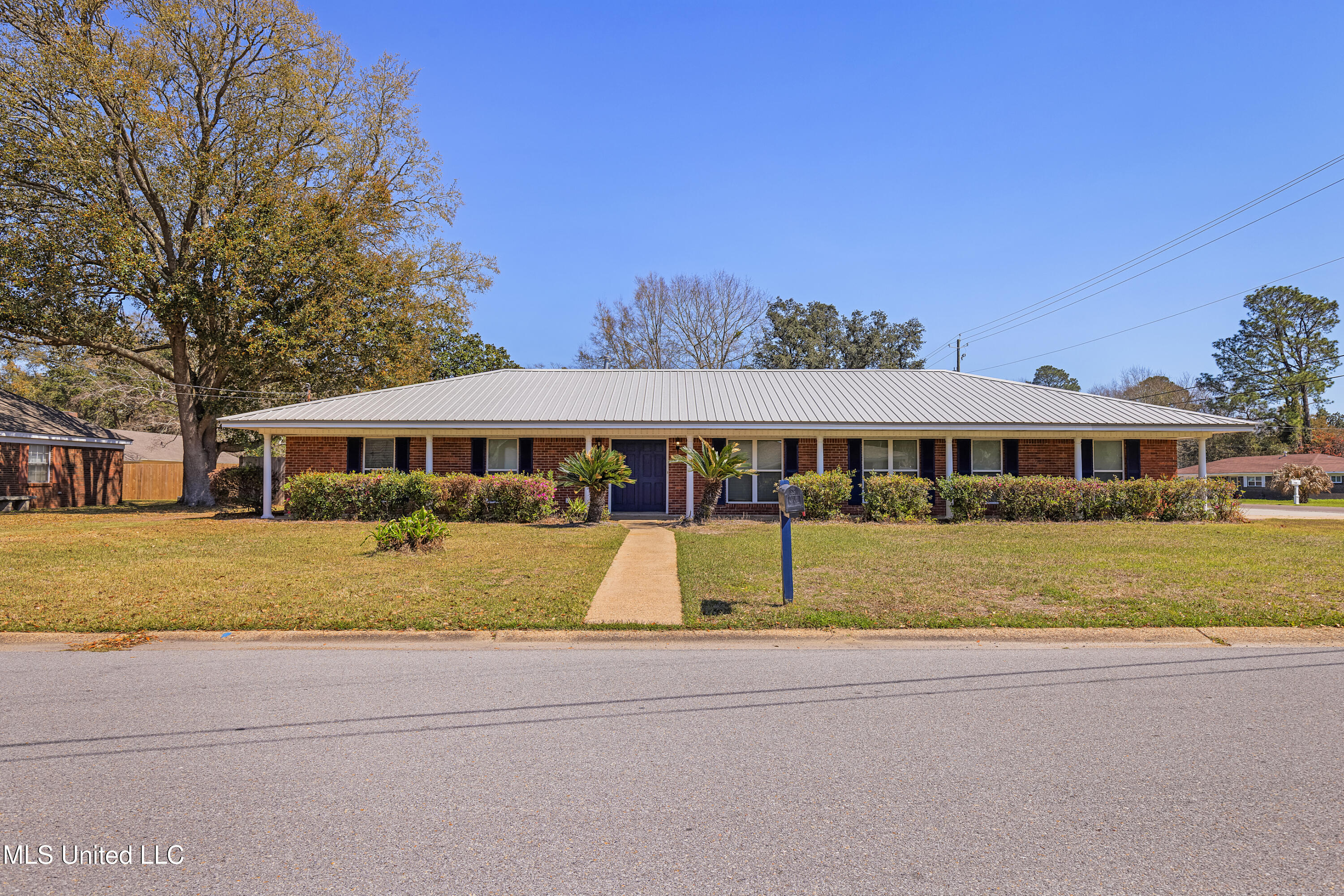 400 Woodland Park Drive, Biloxi, Mississippi image 1