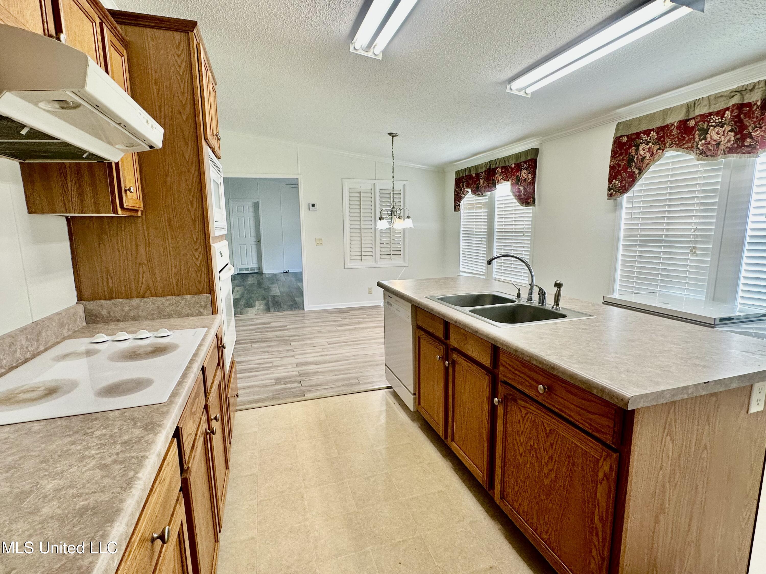 2455 Kay Broadwater Road, Utica, Mississippi image 11
