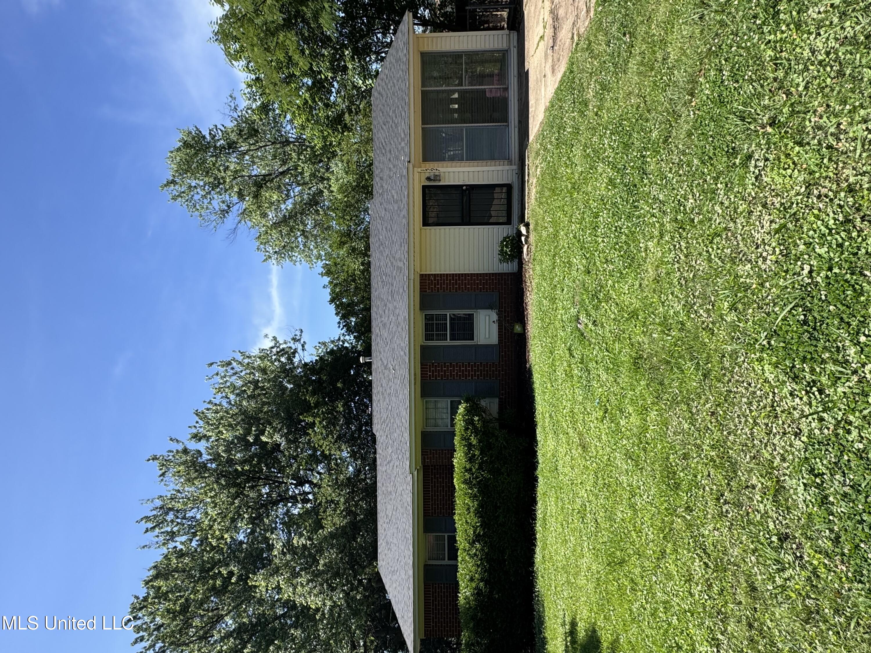 1597 Vicksburg Drive, Southaven, Mississippi image 1