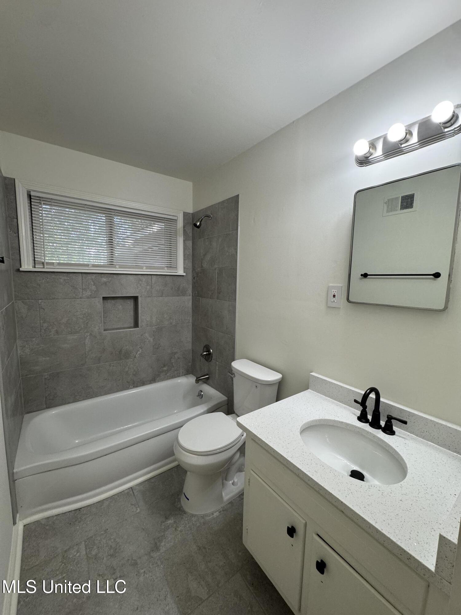 1597 Vicksburg Drive, Southaven, Mississippi image 26