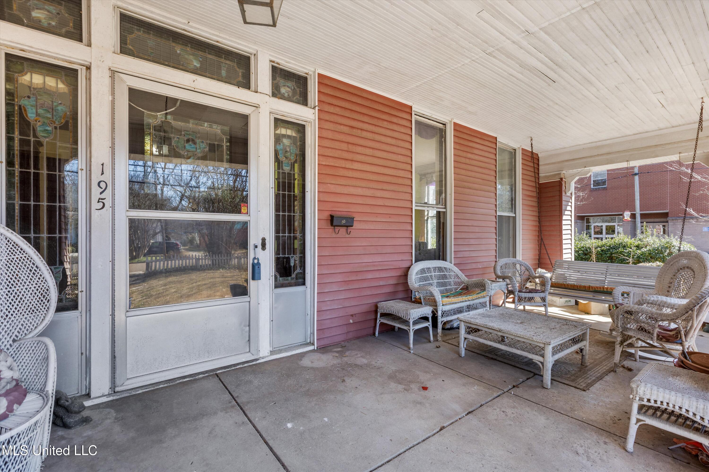 195 N Walthall Street, Holly Springs, Mississippi image 3