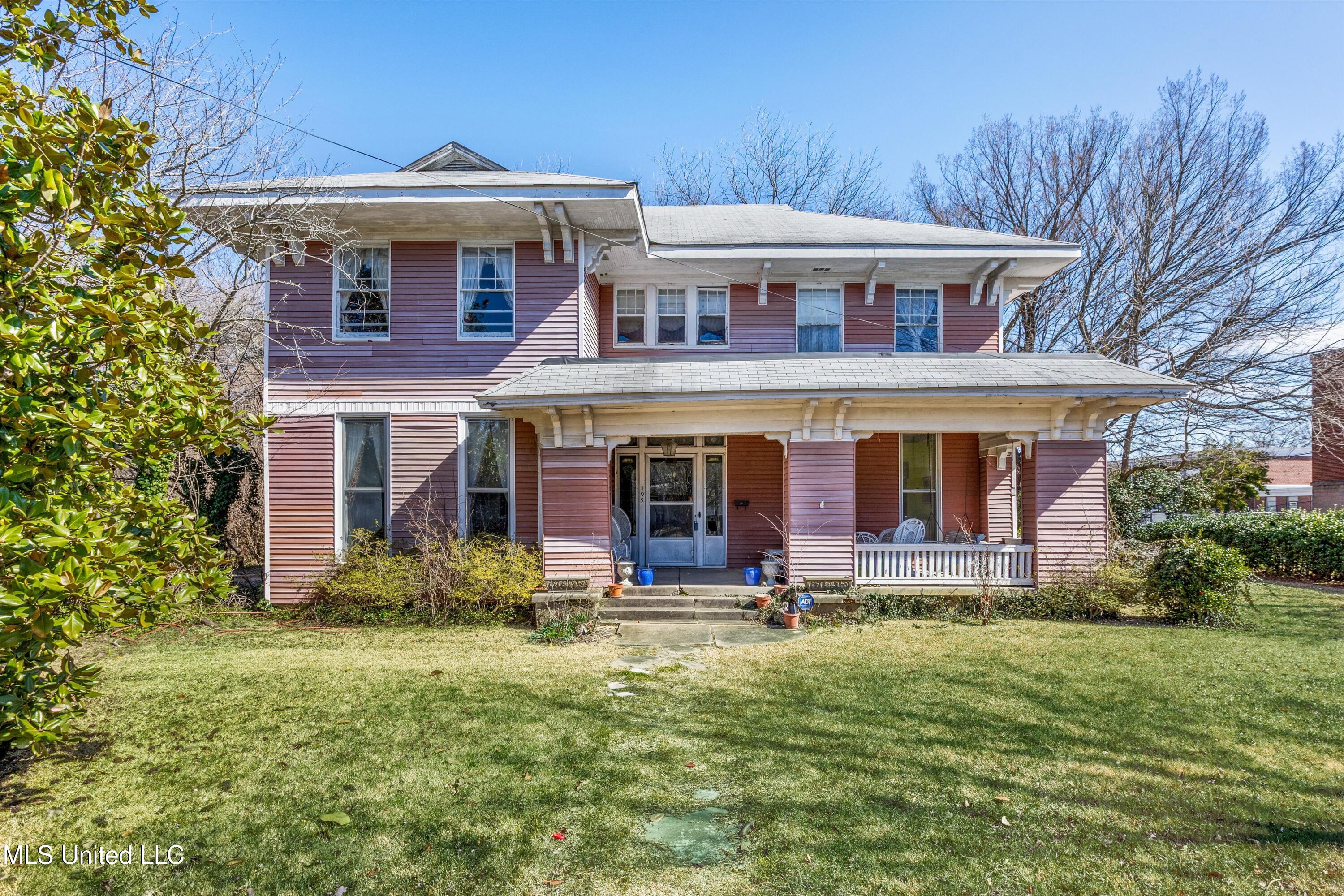 195 N Walthall Street, Holly Springs, Mississippi image 1