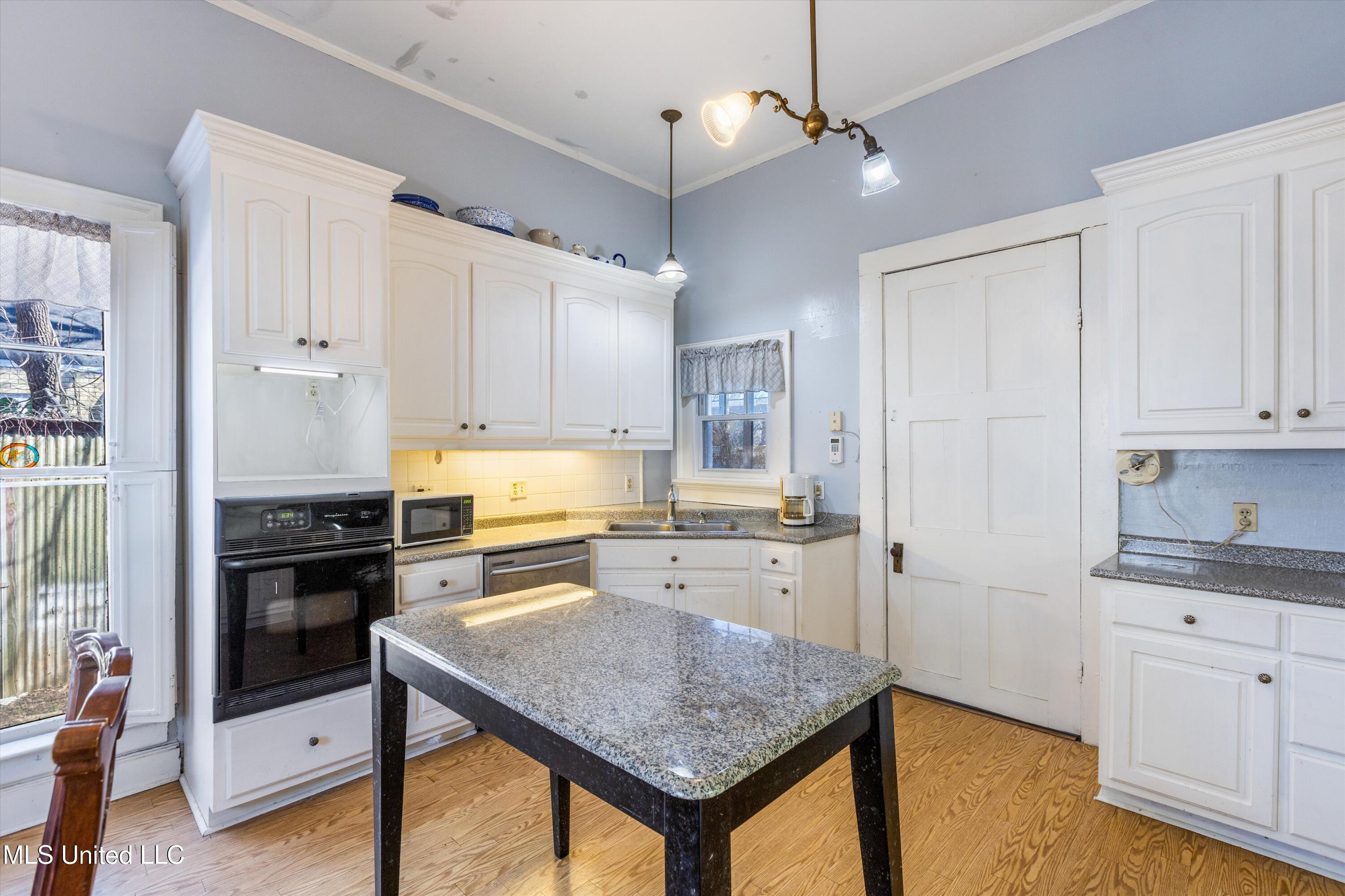 195 N Walthall Street, Holly Springs, Mississippi image 13